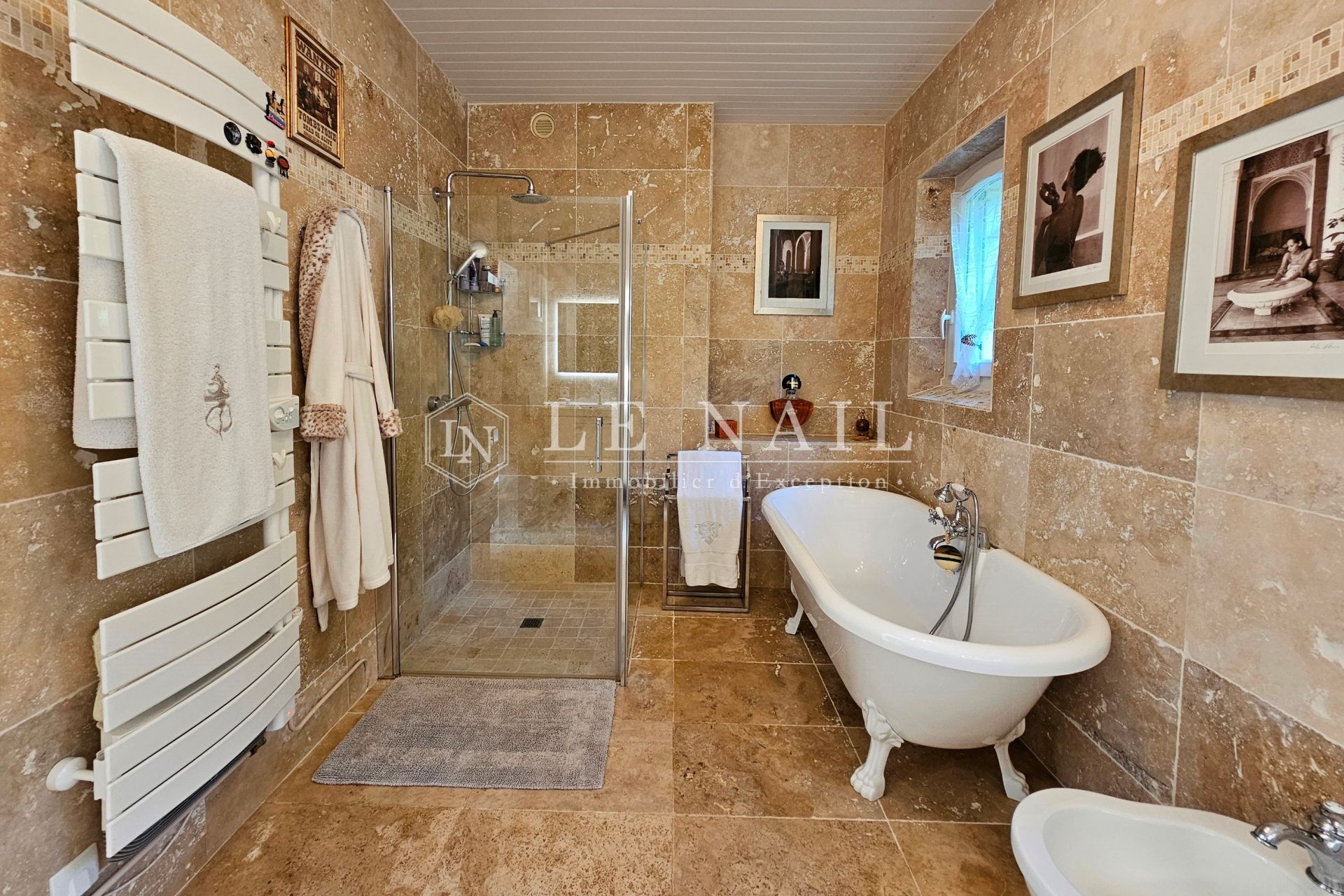 property 10 rooms for sale on ANGERS (49000)