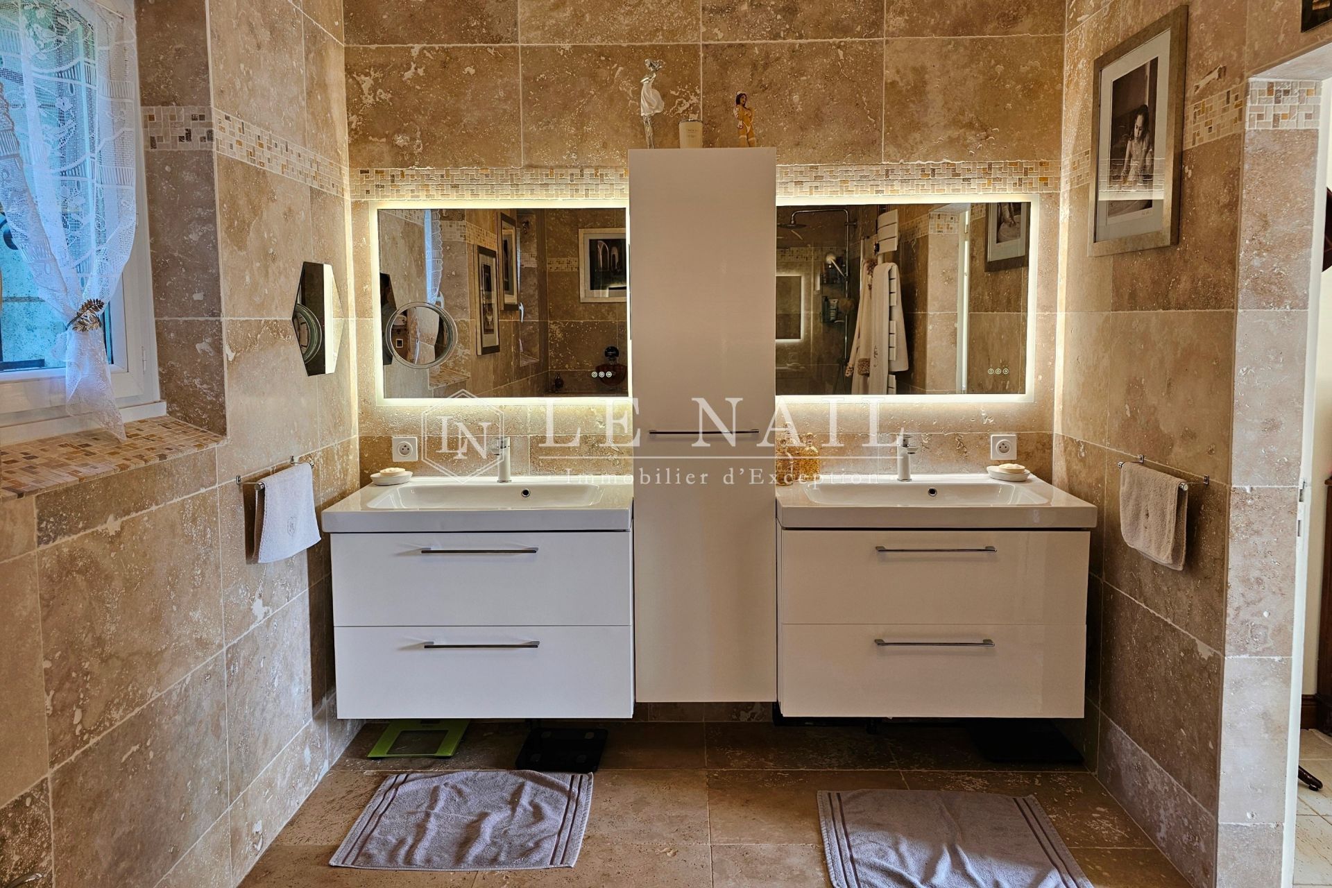 property 10 rooms for sale on ANGERS (49000)