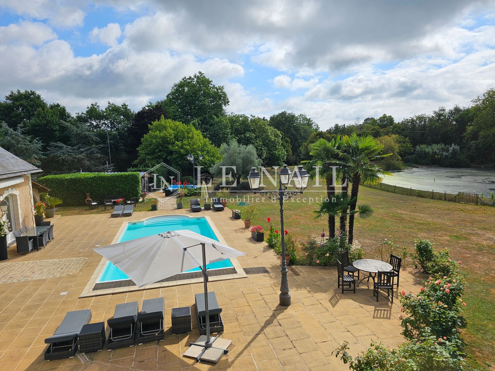 property 10 rooms for sale on ANGERS (49000)