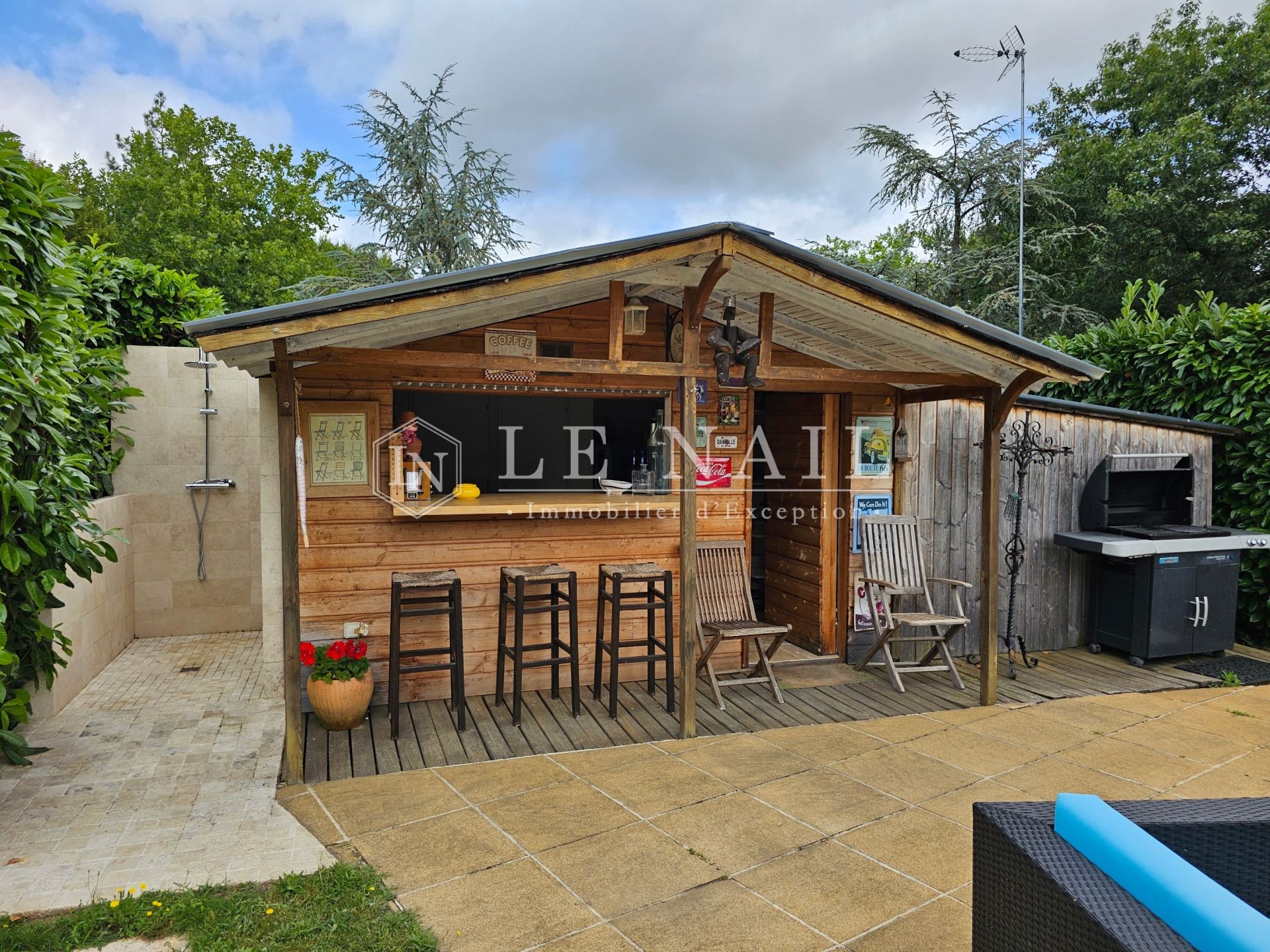 property 10 rooms for sale on ANGERS (49000)