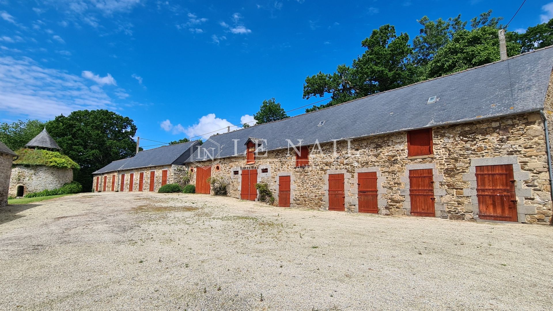 manoir 17 pièces en vente à LAMBALLE (22400)