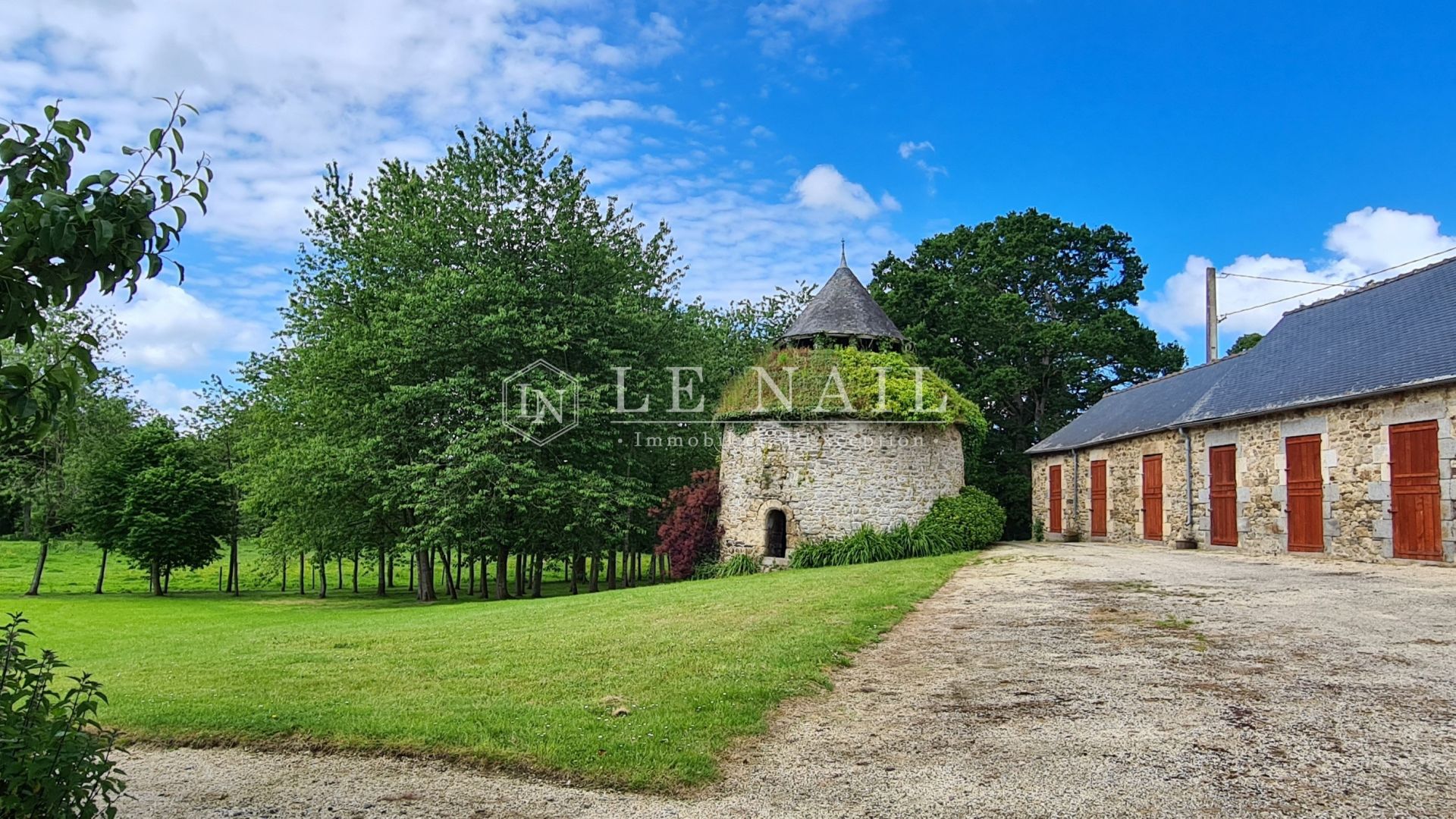manoir 17 pièces en vente à LAMBALLE (22400)