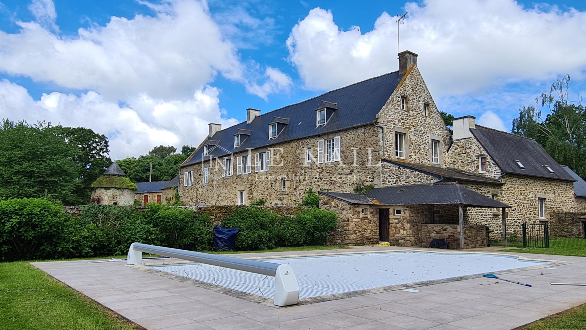 manoir 17 pièces en vente à LAMBALLE (22400)