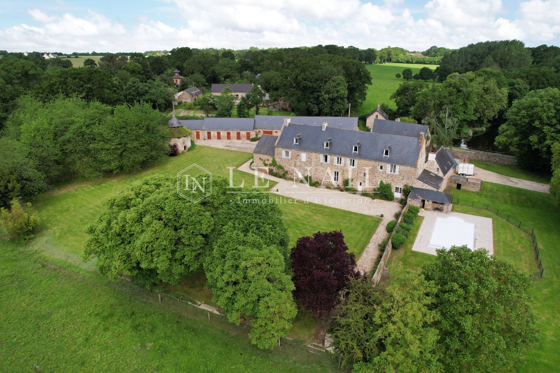 manoir 17 pièces en vente à LAMBALLE (22400)