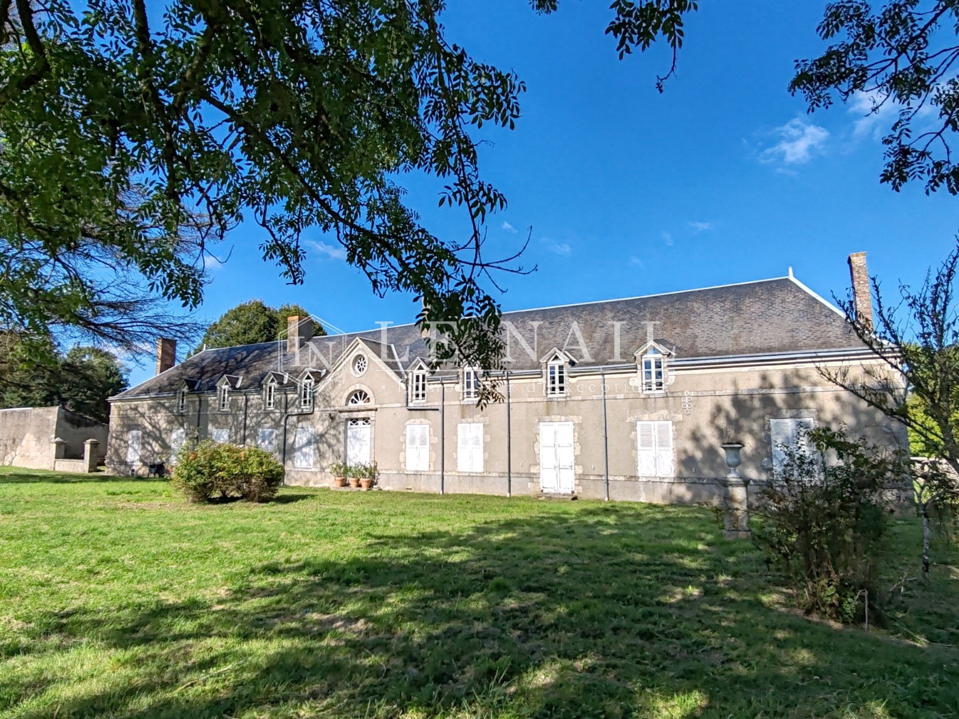manoir 12 pièces en vente à VENDOME (41100)