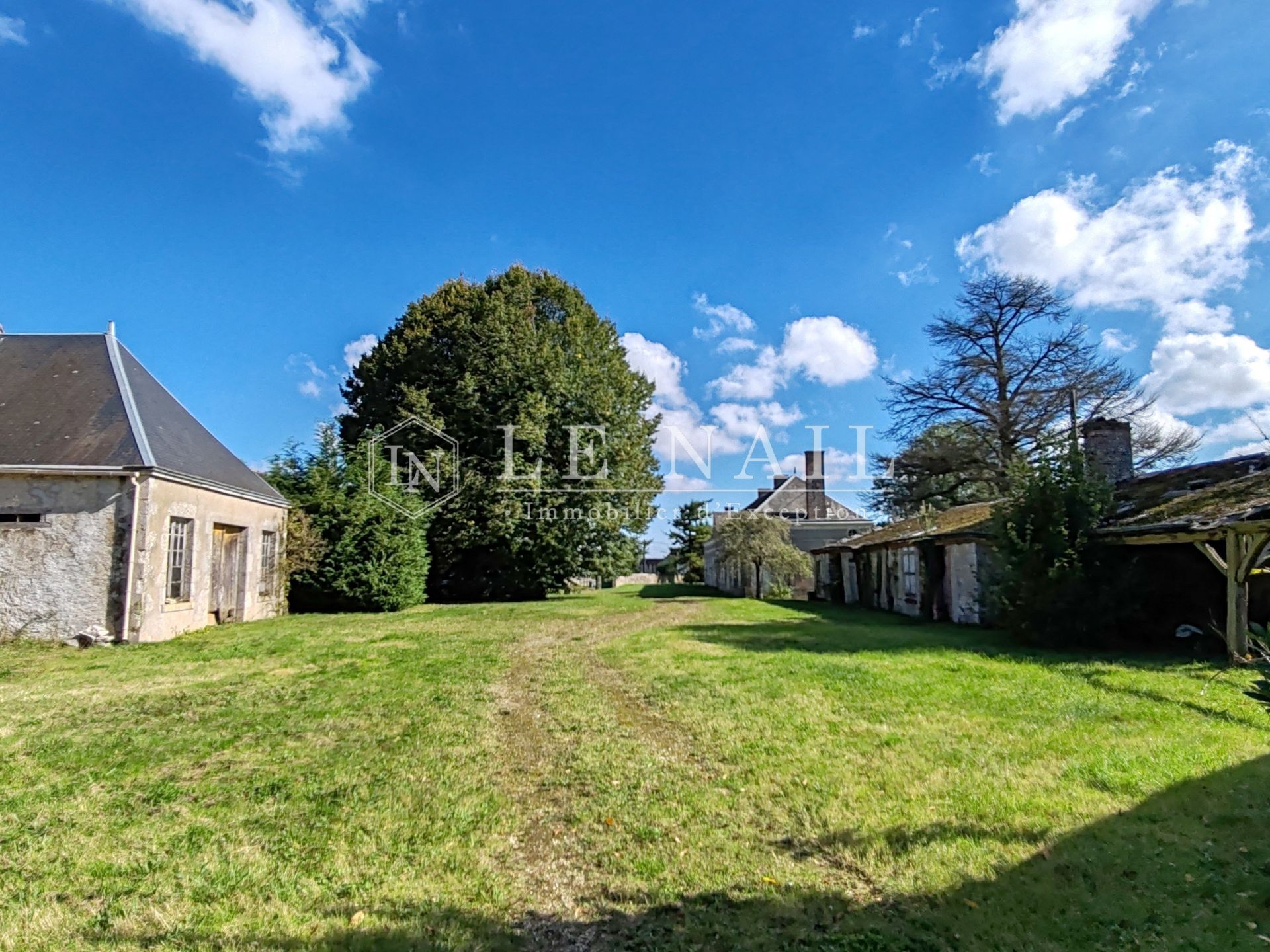 manoir 12 pièces en vente à VENDOME (41100)