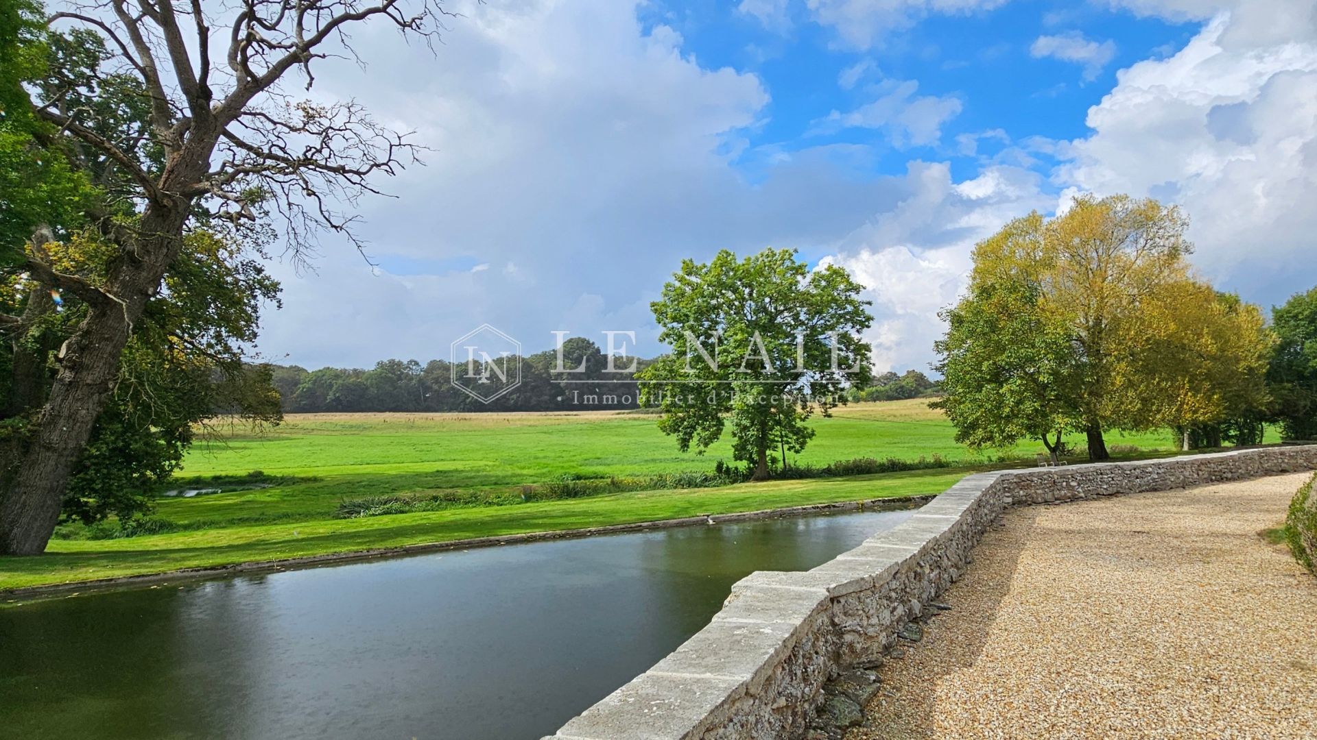 château 29 pièces en vente à FRESNAY SUR SARTHE (72130)