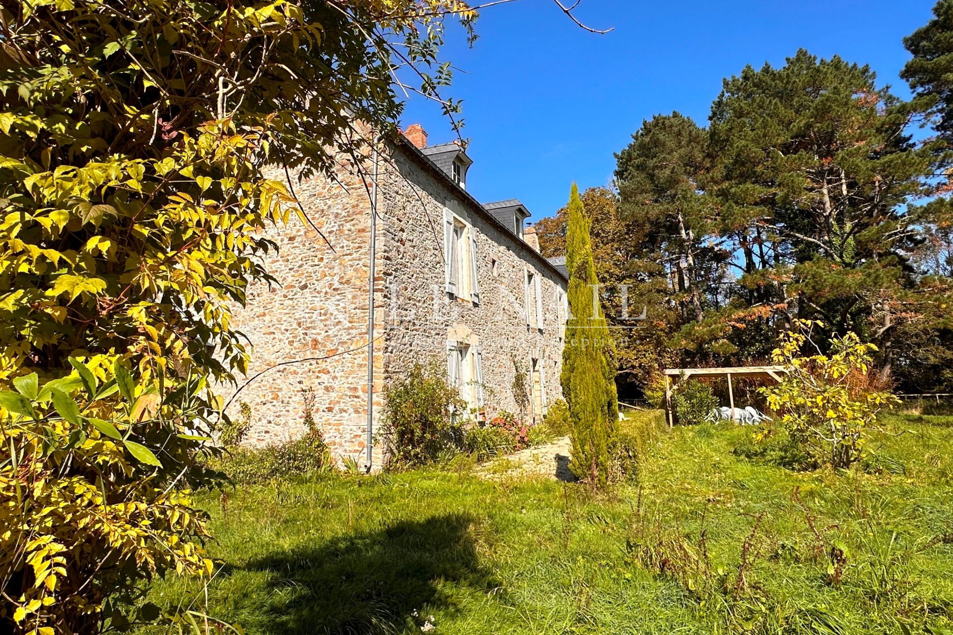 manoir 12 pièces en vente à PONTCHATEAU (44160)