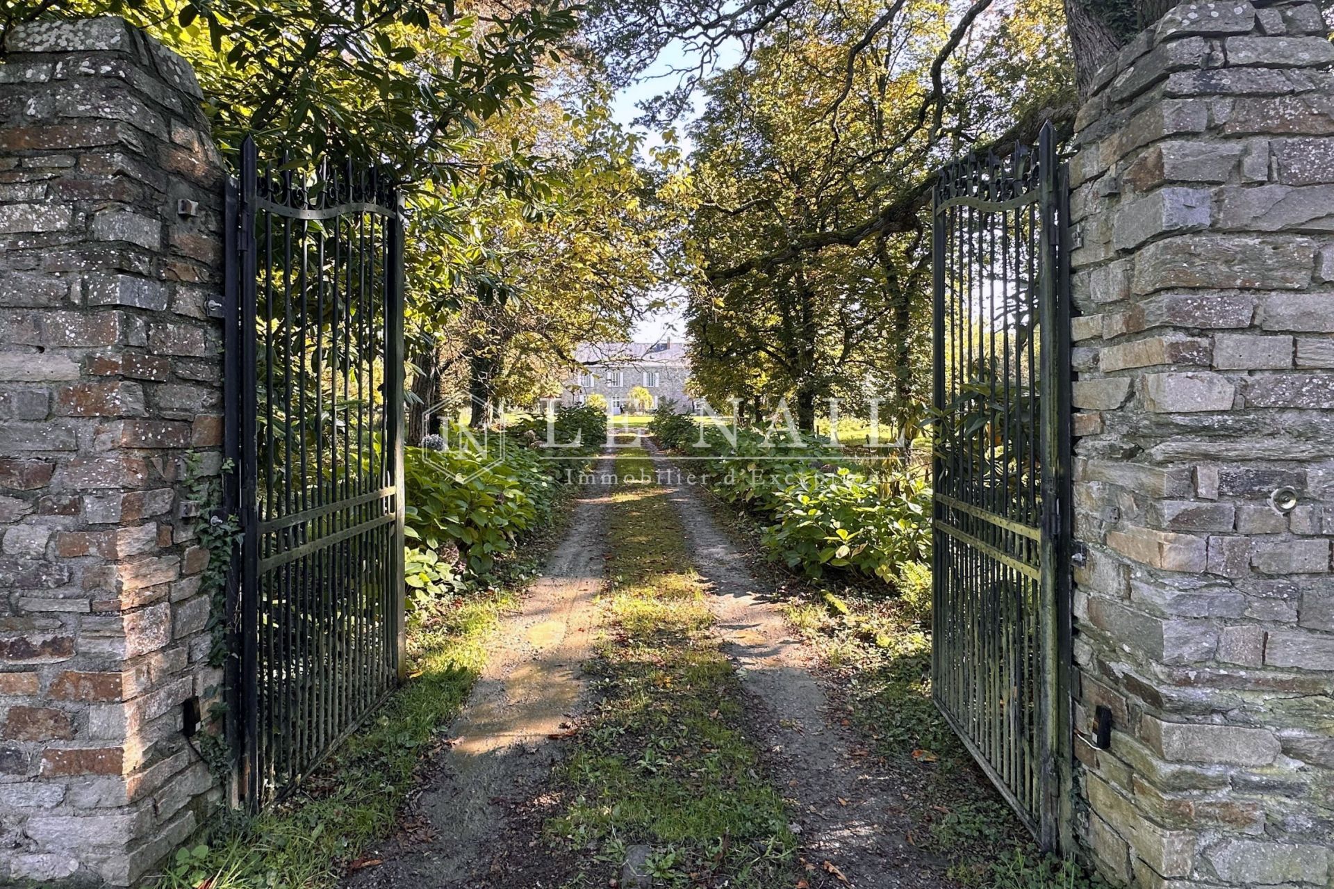 manoir 12 pièces en vente à PONTCHATEAU (44160)