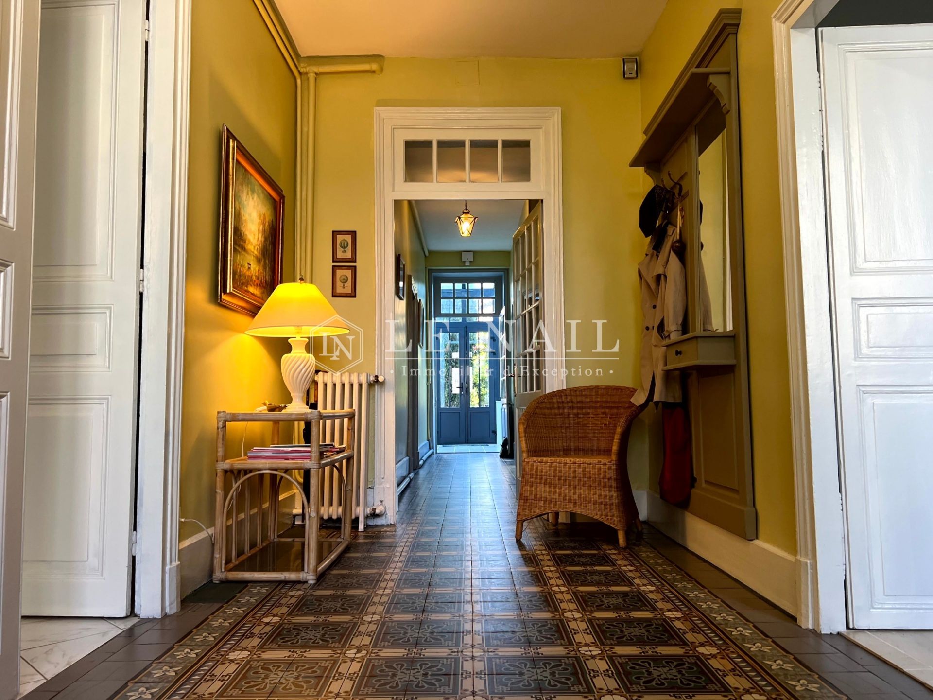mansion 14 rooms for sale on CIVRAY (86400)
