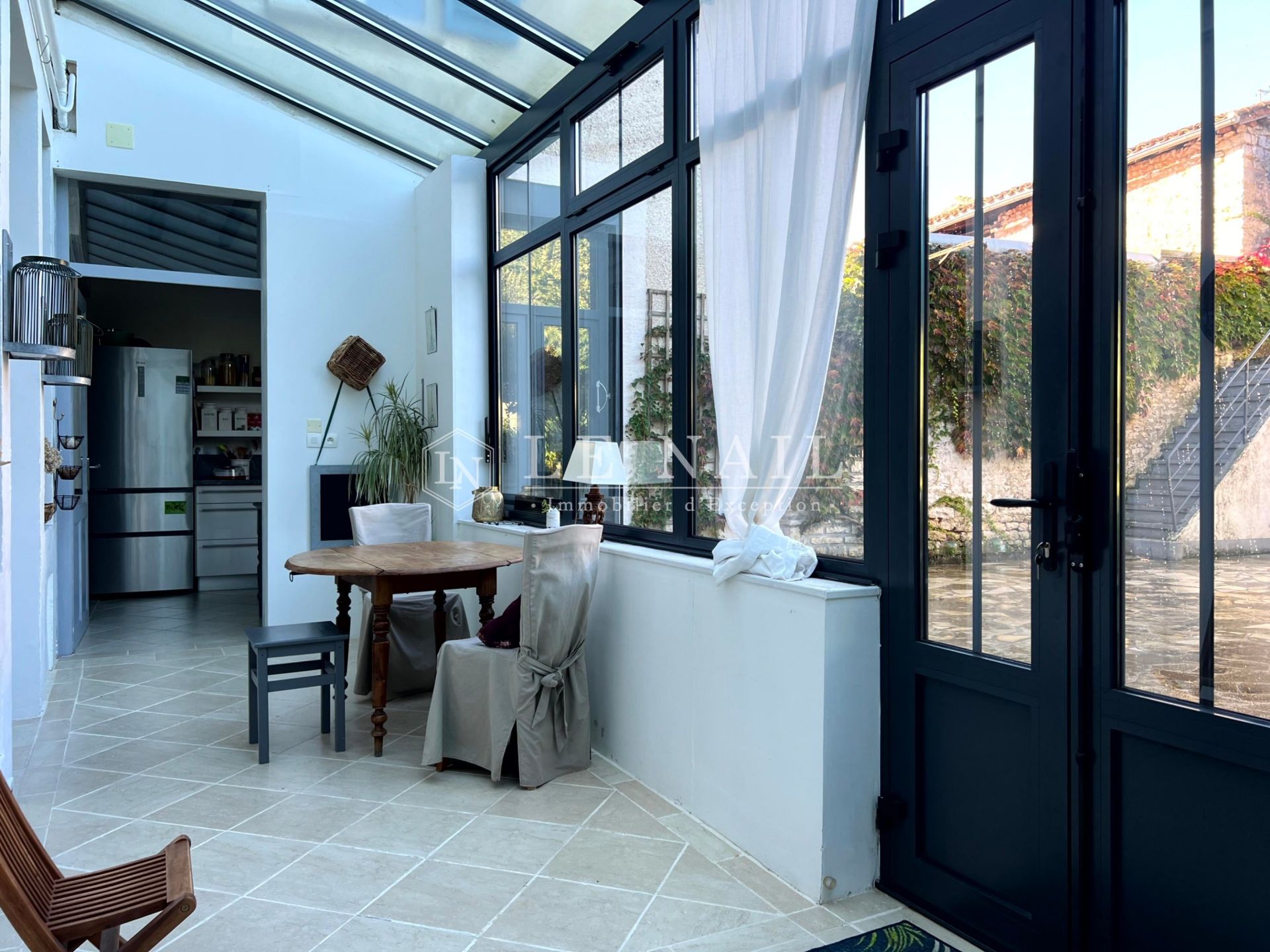maison de maître 14 pièces en vente à CIVRAY (86400)