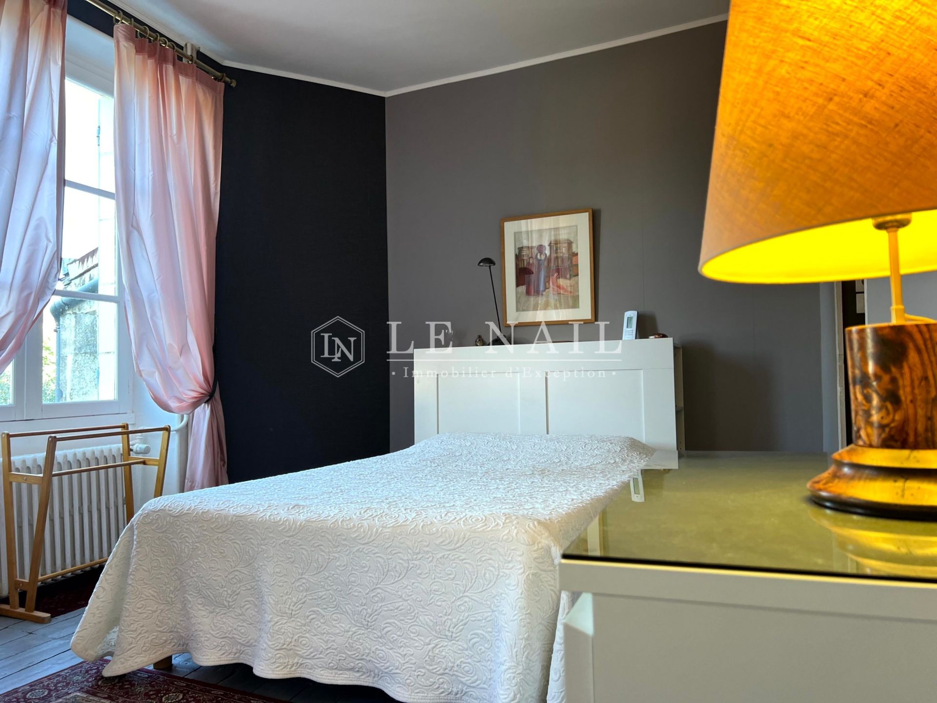 maison de maître 14 pièces en vente à CIVRAY (86400)