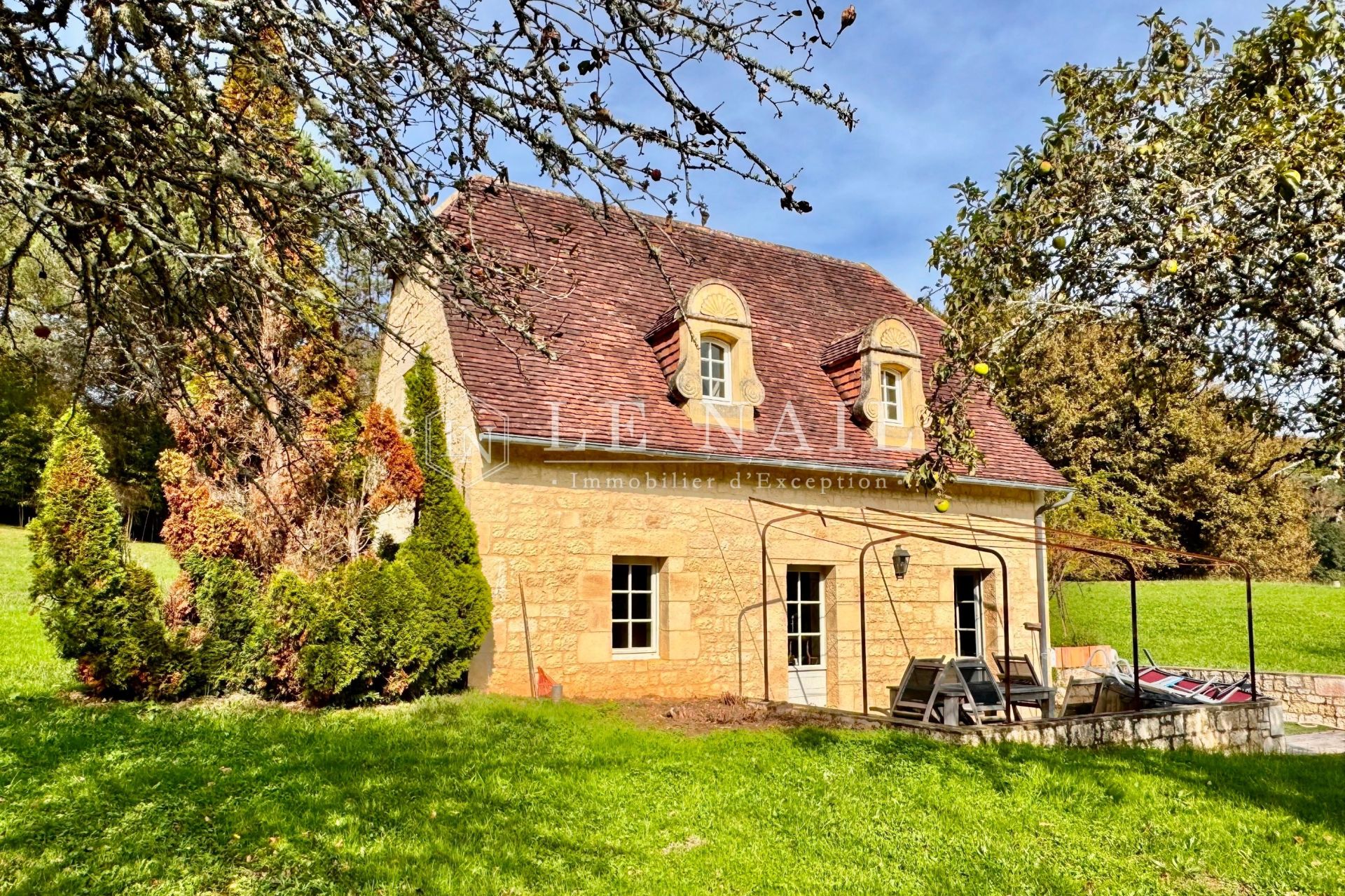 property 8 rooms for sale on Sarlat la caneda (24200)
