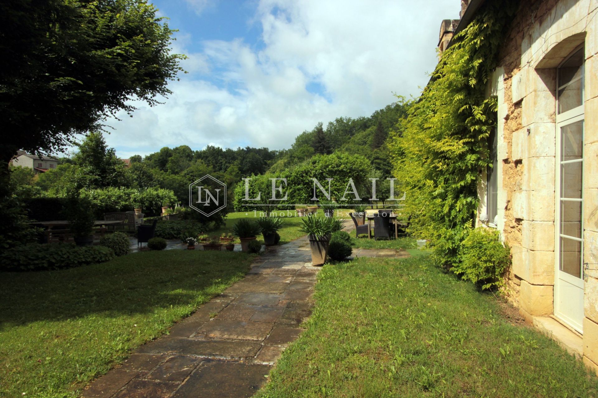 property 8 rooms for sale on Sarlat la caneda (24200)