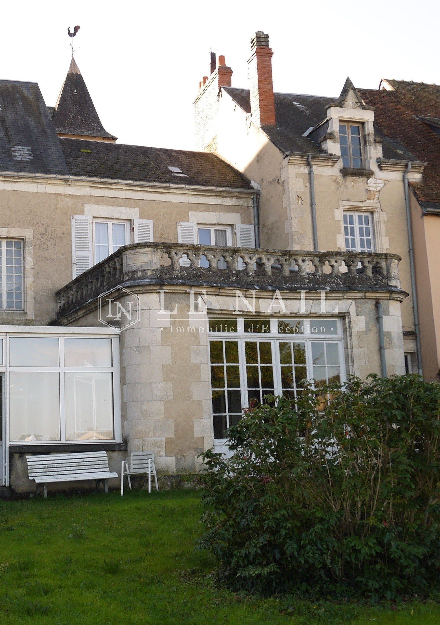 maison bourgeoise 15 pièces en vente à CHATEAUROUX (36000)