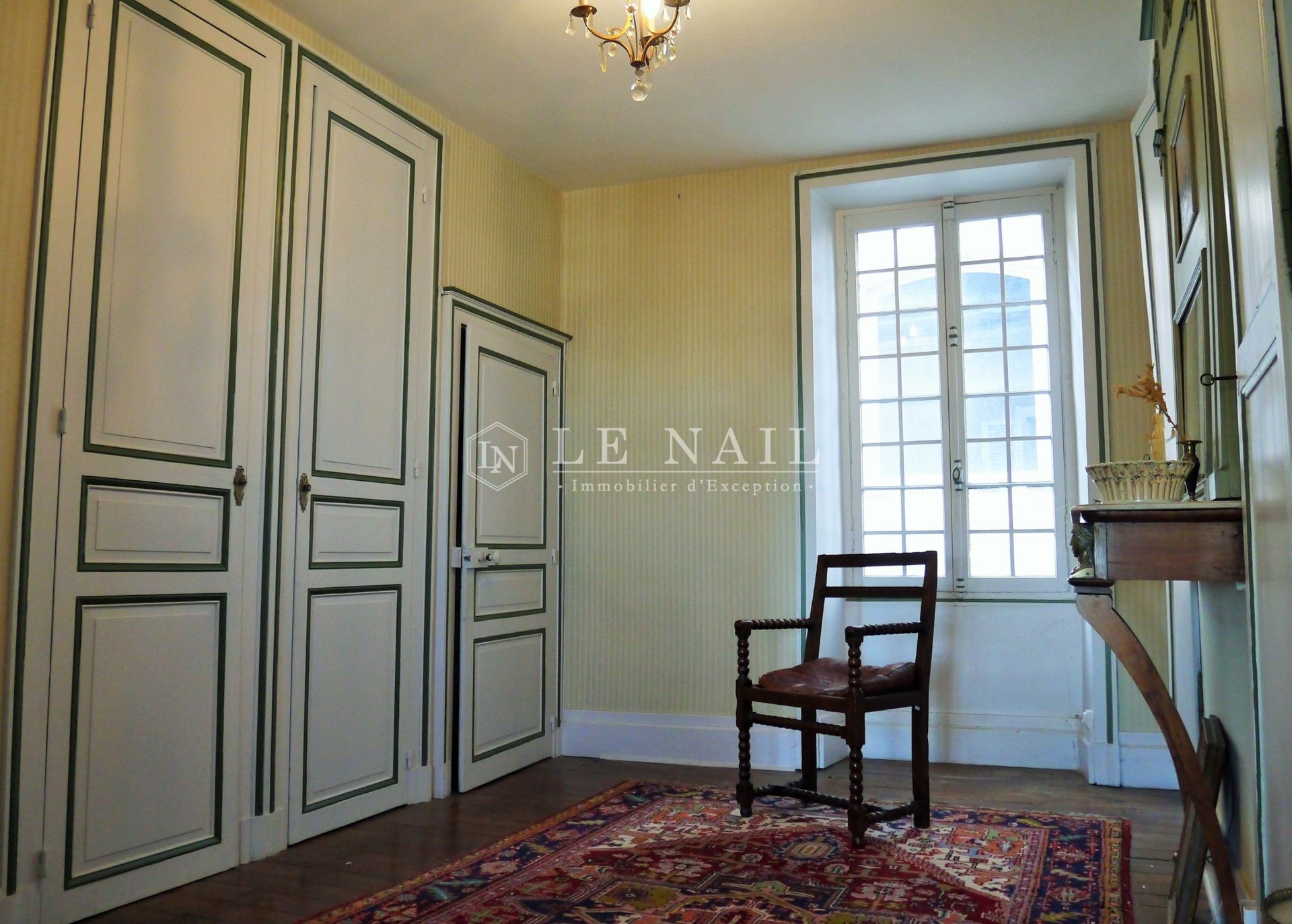 maison bourgeoise 15 pièces en vente à CHATEAUROUX (36000)