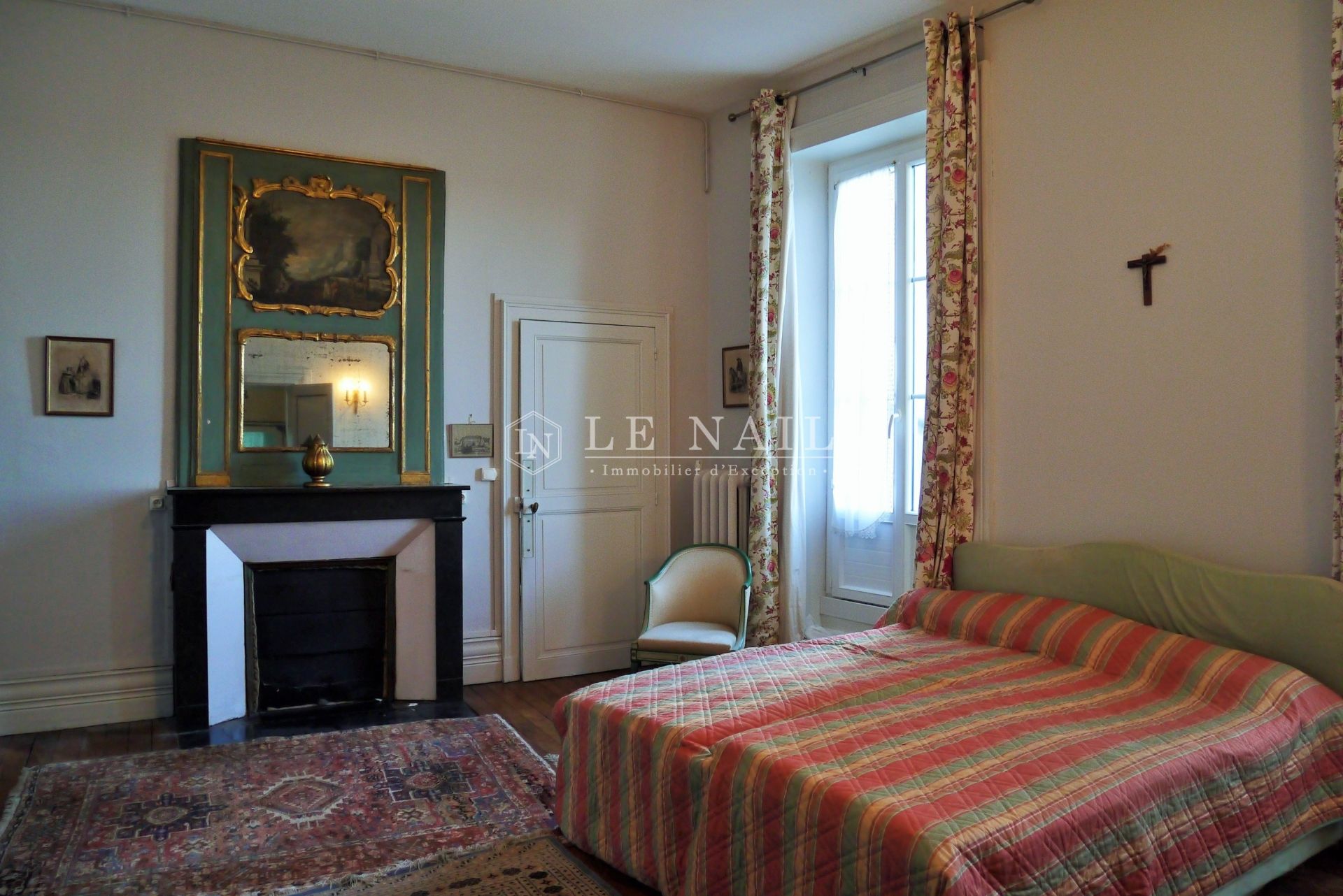 maison bourgeoise 15 pièces en vente à CHATEAUROUX (36000)
