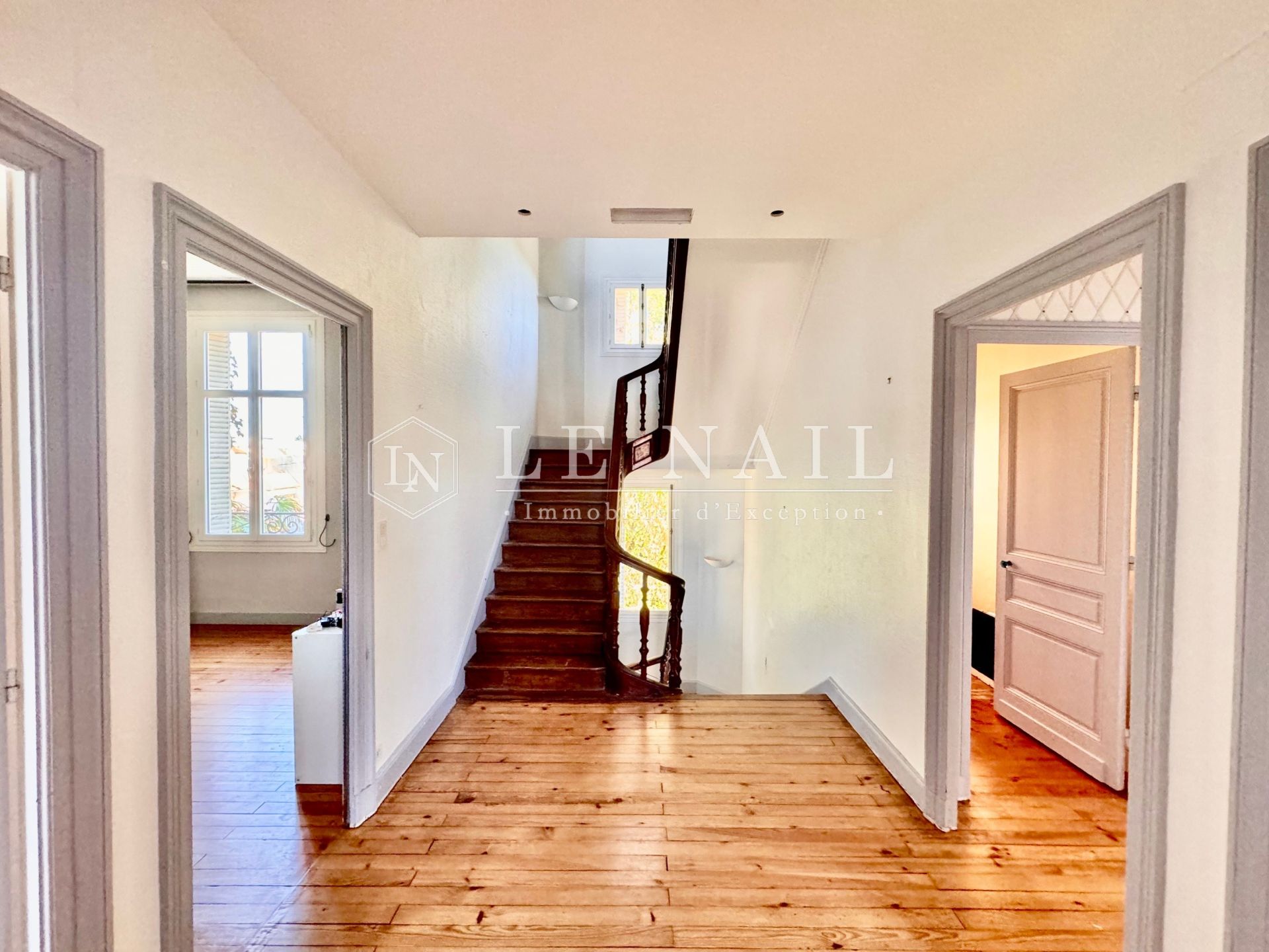 mansion (hôtel particulier) 9 rooms for sale on BERGERAC (24100)