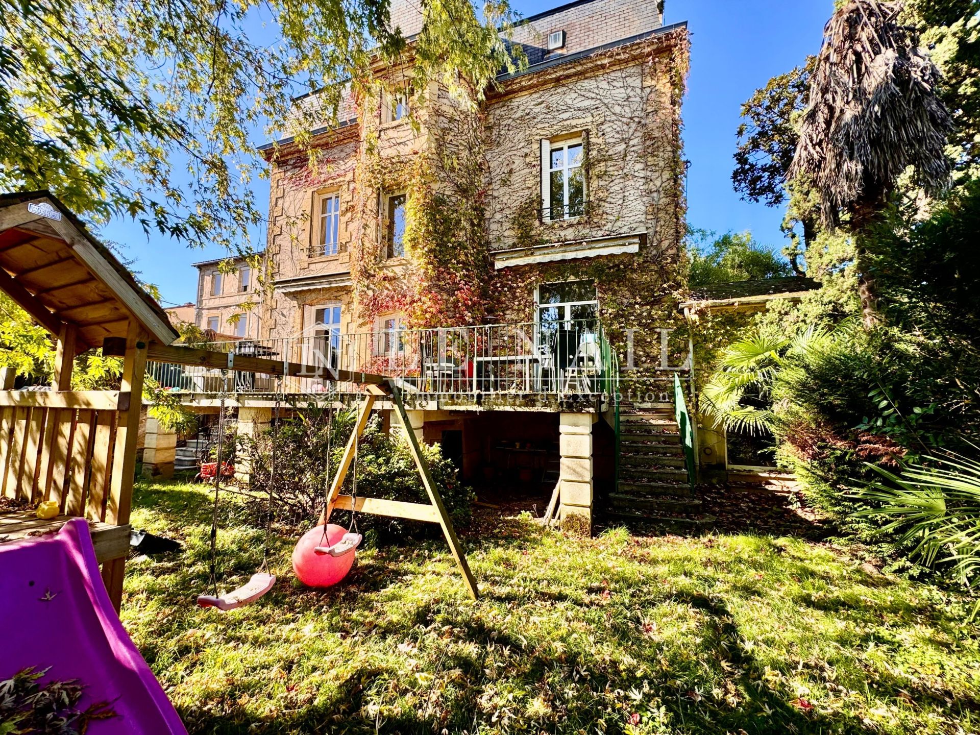mansion (hôtel particulier) 9 rooms for sale on BERGERAC (24100)