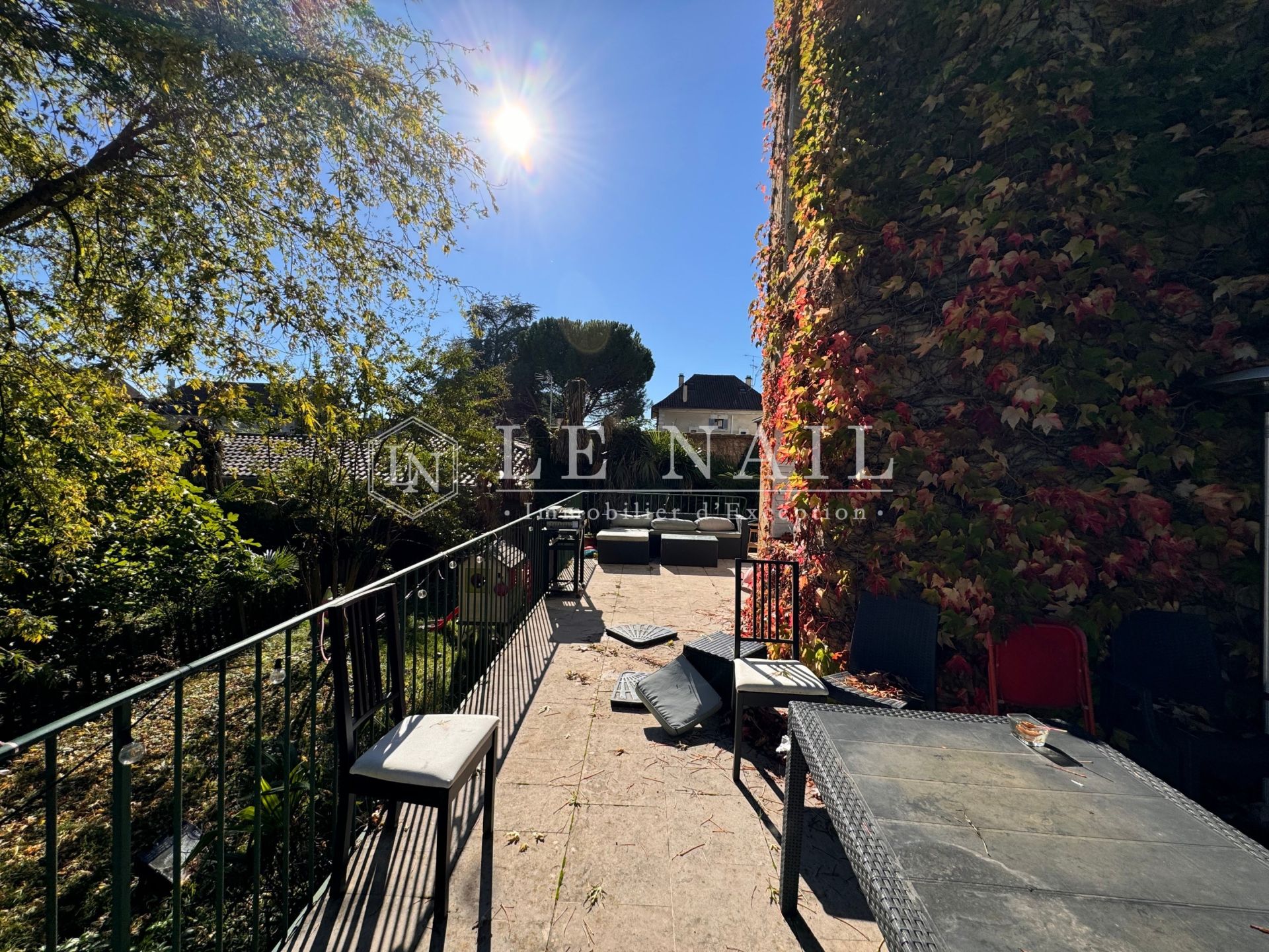 mansion (hôtel particulier) 9 rooms for sale on BERGERAC (24100)