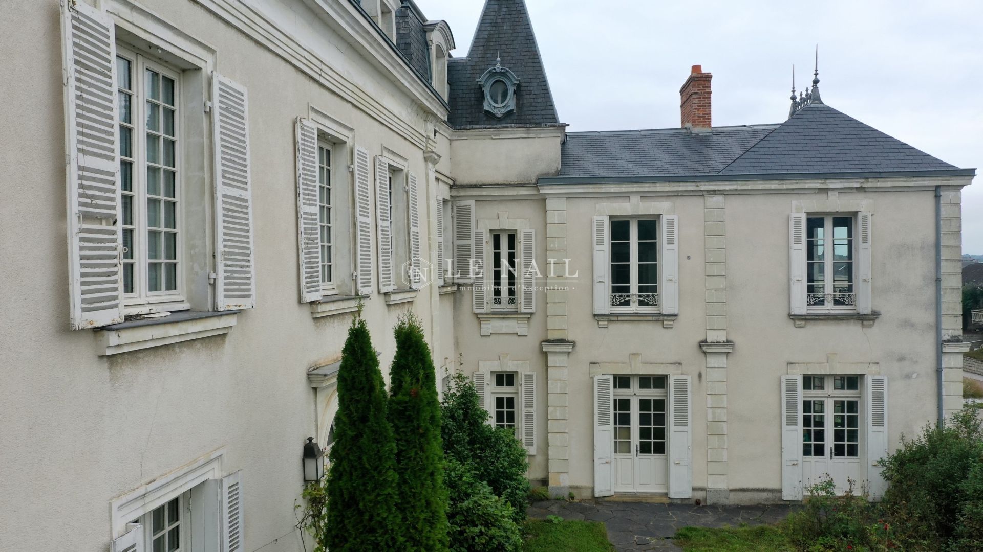 mansion (hôtel particulier) 13 rooms for sale on CHATEAU GONTIER SUR MAYENNE (53200)