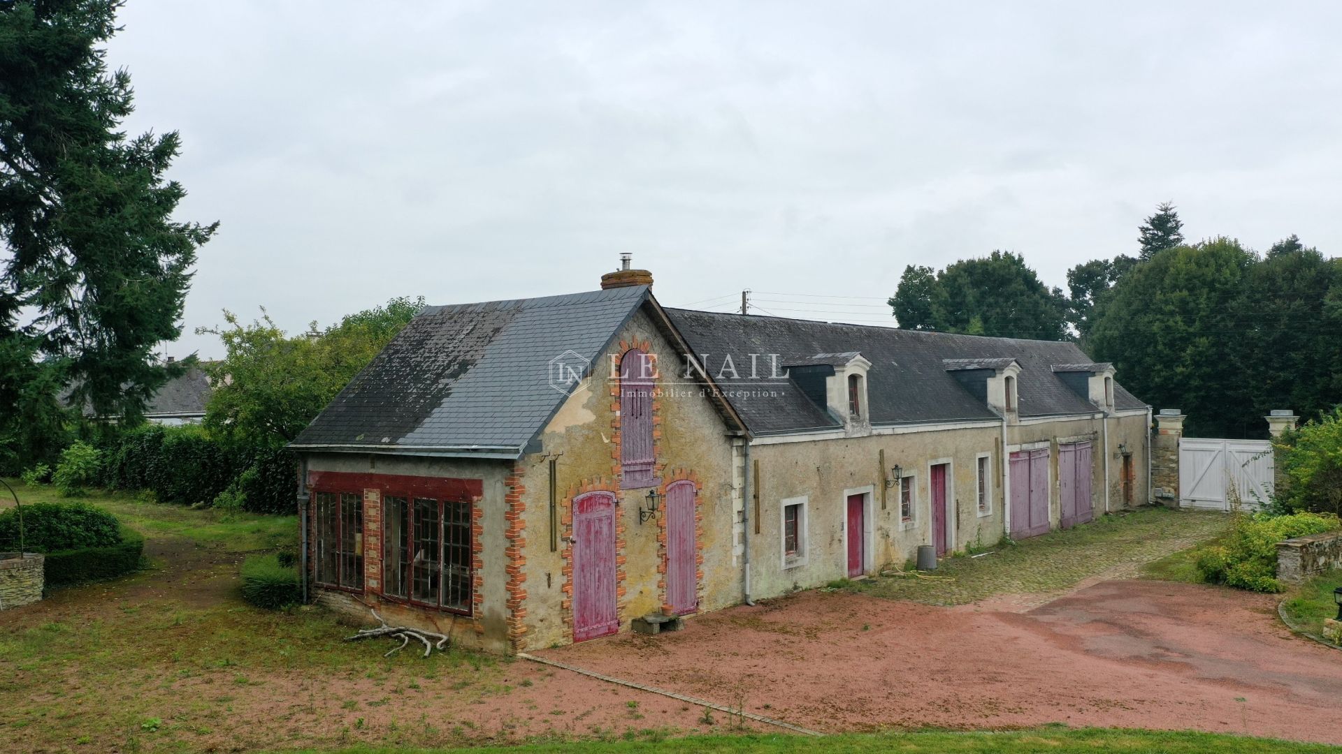 mansion (hôtel particulier) 13 rooms for sale on CHATEAU GONTIER SUR MAYENNE (53200)