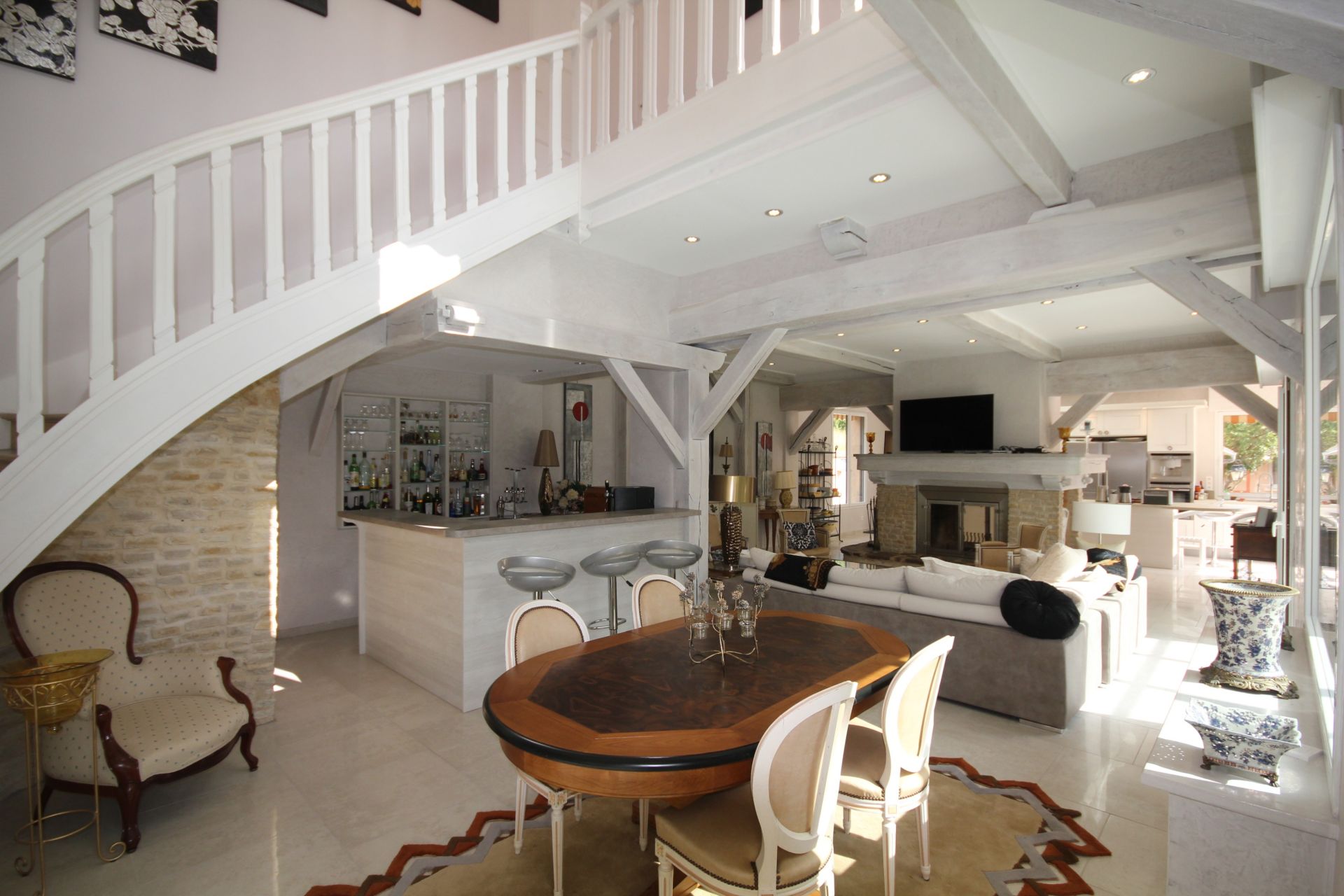 property 12 rooms for sale on ANET (28260)