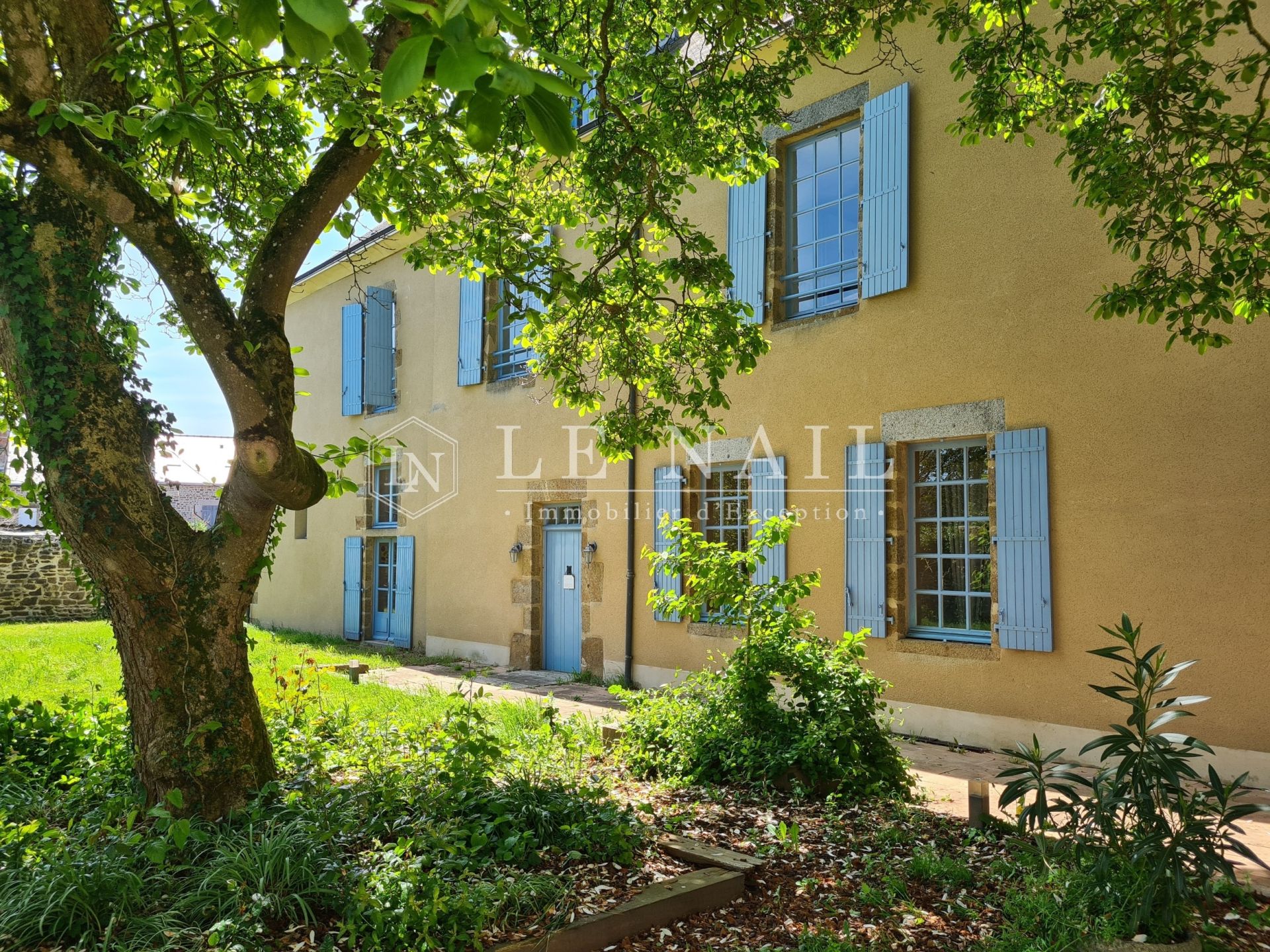 propriété 14 pièces en vente à ERNEE (53500)