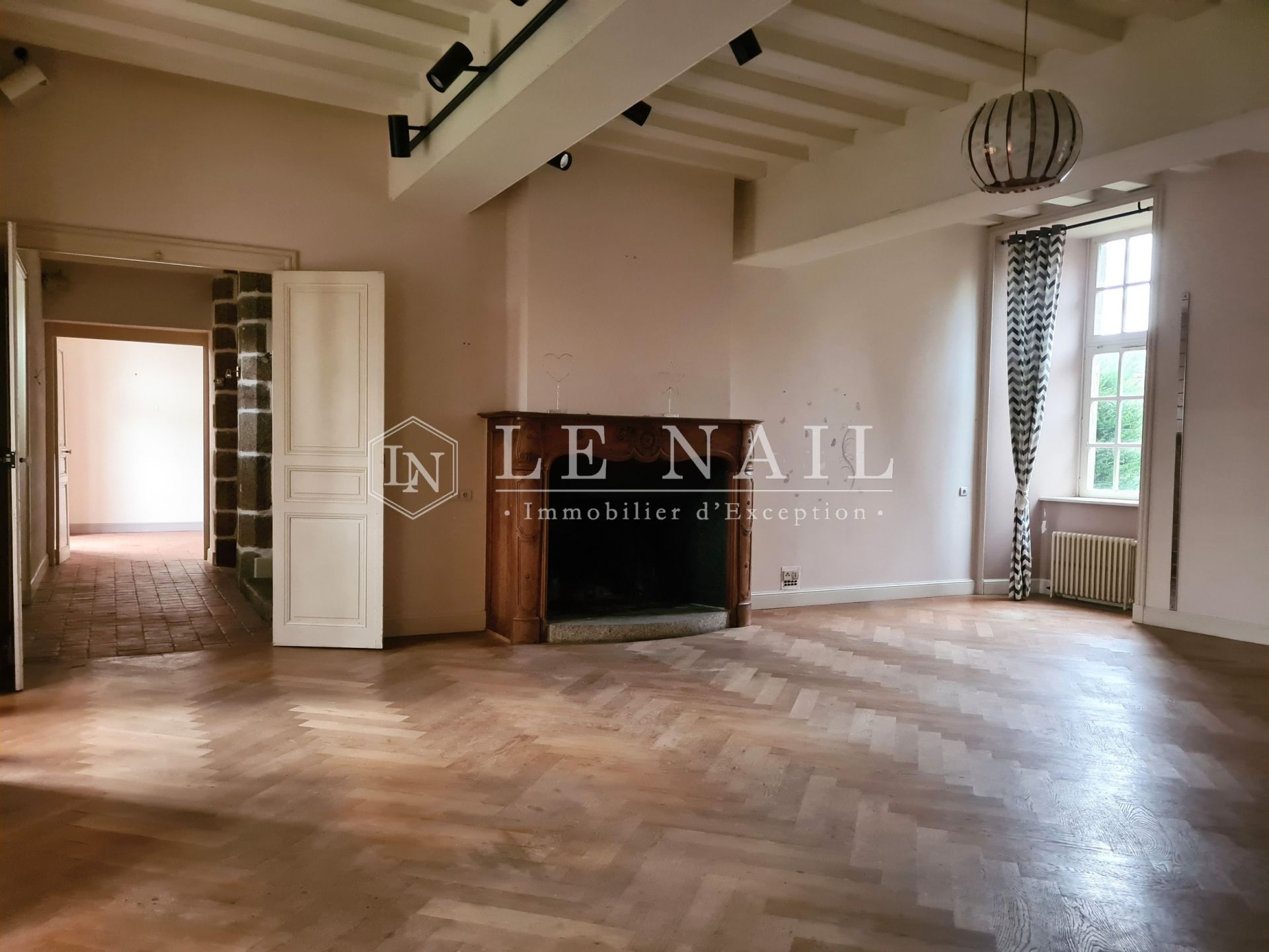 propriété 14 pièces en vente à ERNEE (53500)