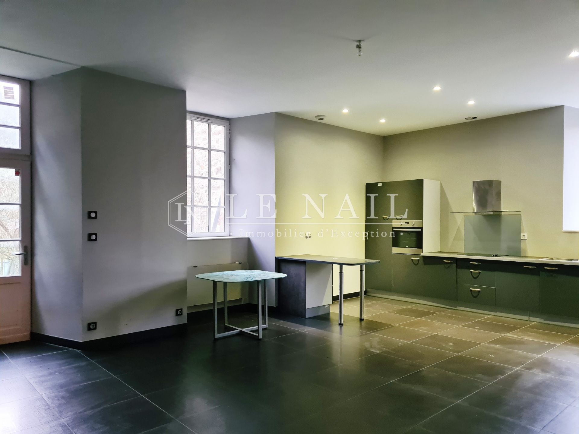 propriété 14 pièces en vente à ERNEE (53500)
