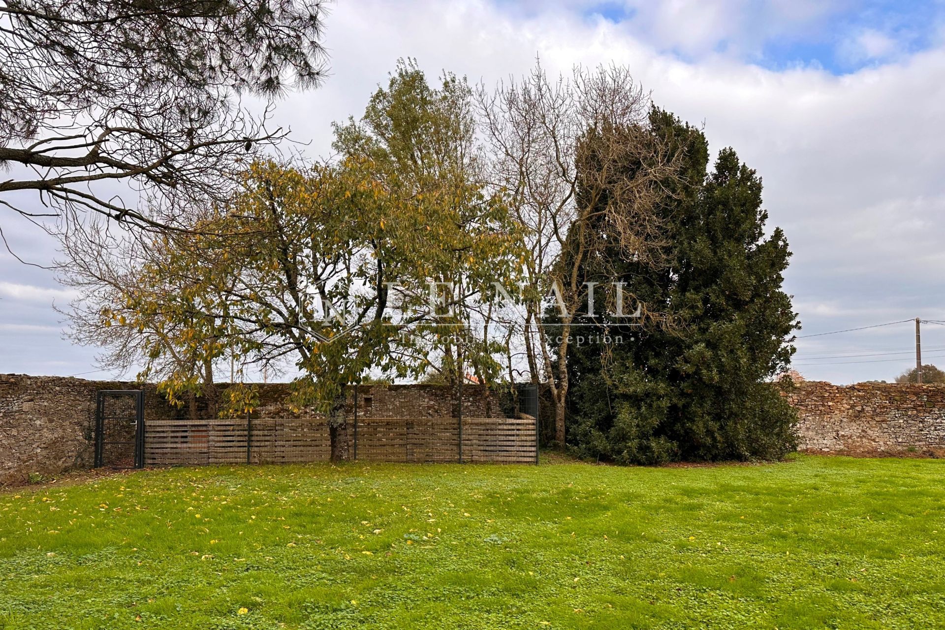 property 14 rooms for sale on LE LOROUX BOTTEREAU (44430)