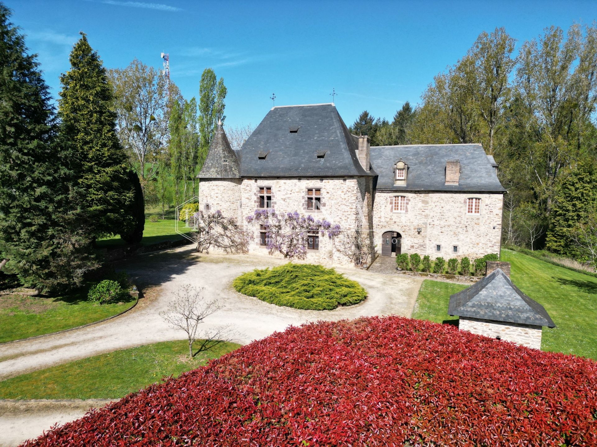 château 25 pièces en vente à ARNAC POMPADOUR (19230)