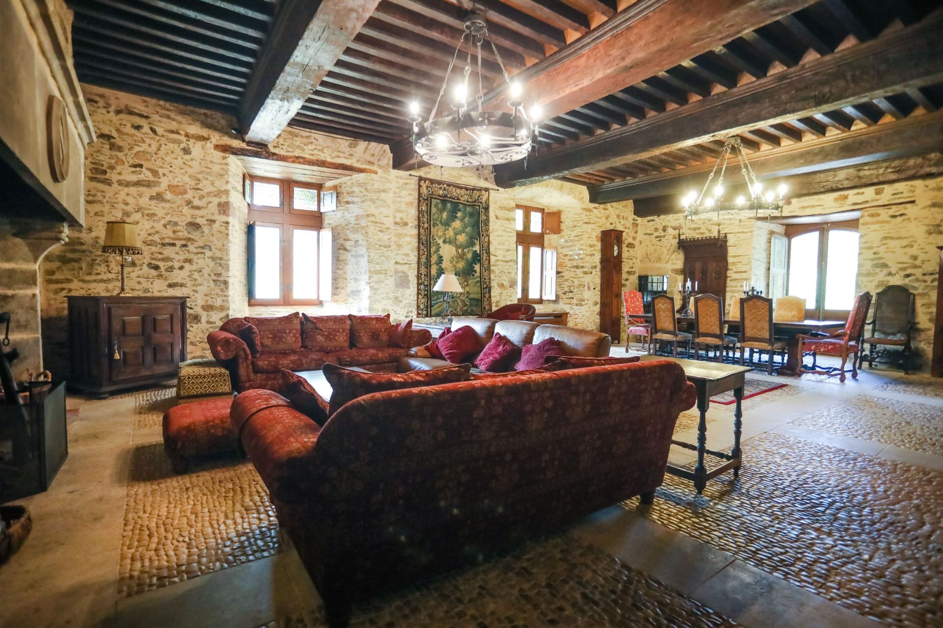 château 25 pièces en vente à ARNAC POMPADOUR (19230)
