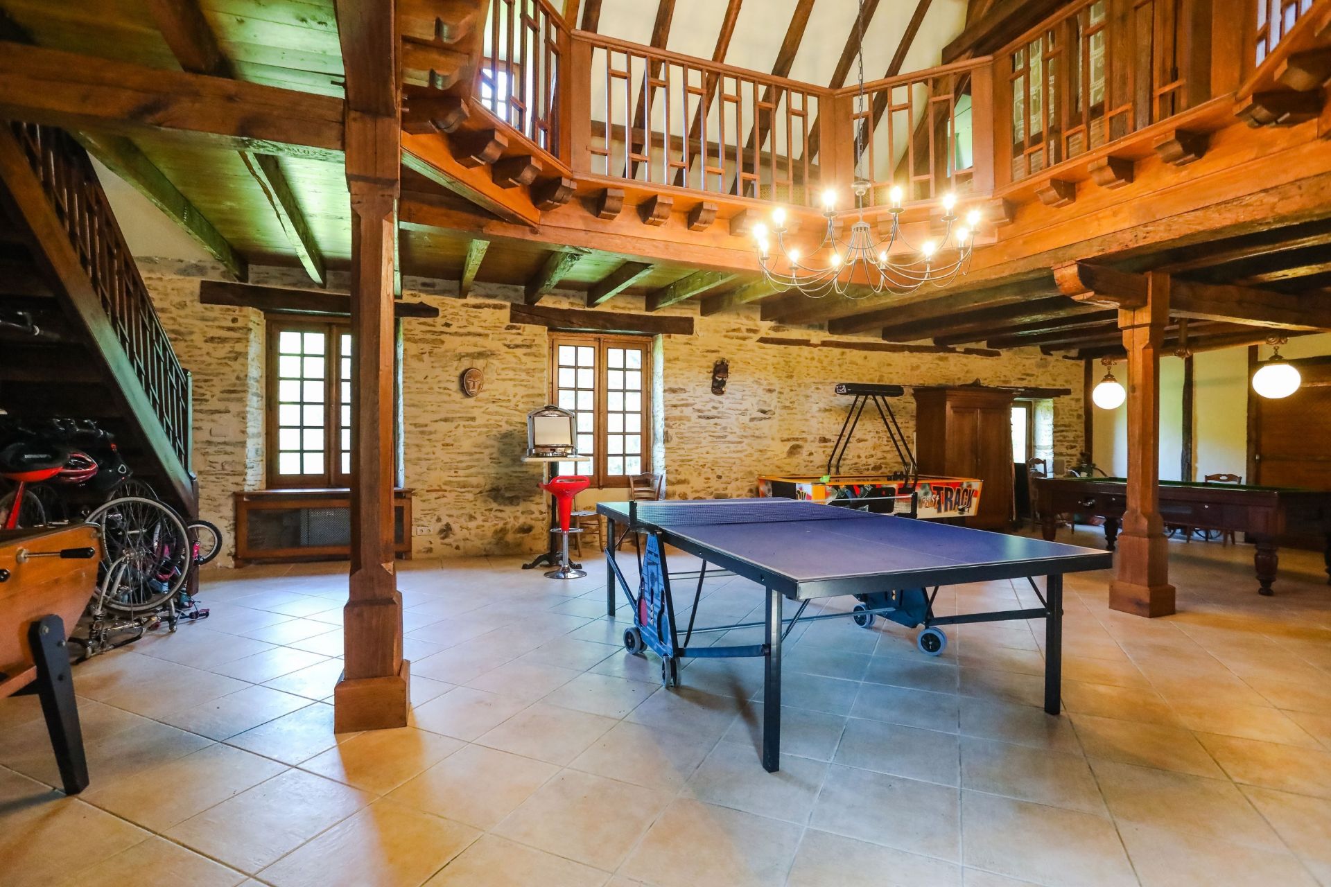 castle 25 rooms for sale on ARNAC POMPADOUR (19230)