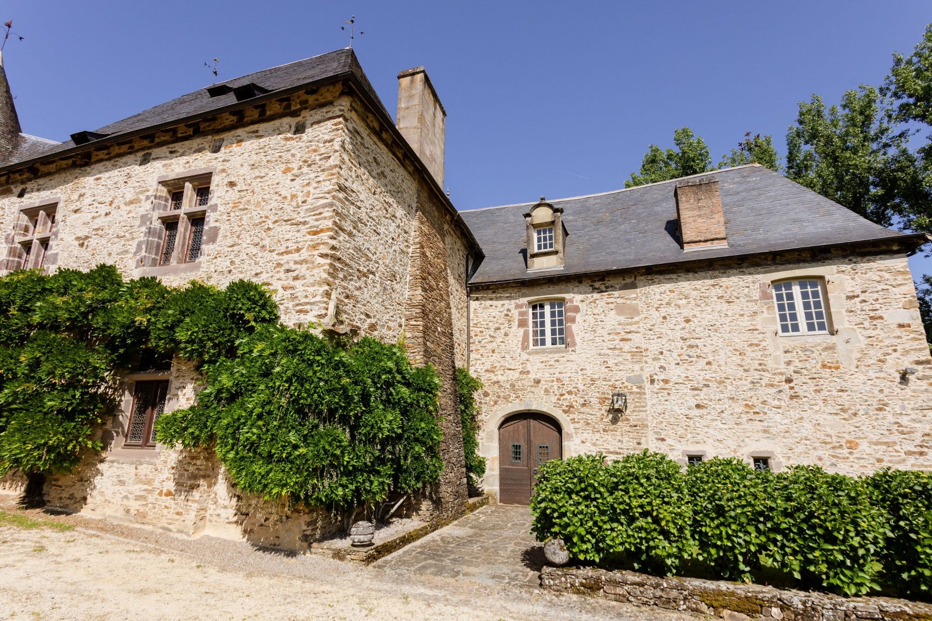 castle 25 rooms for sale on ARNAC POMPADOUR (19230)