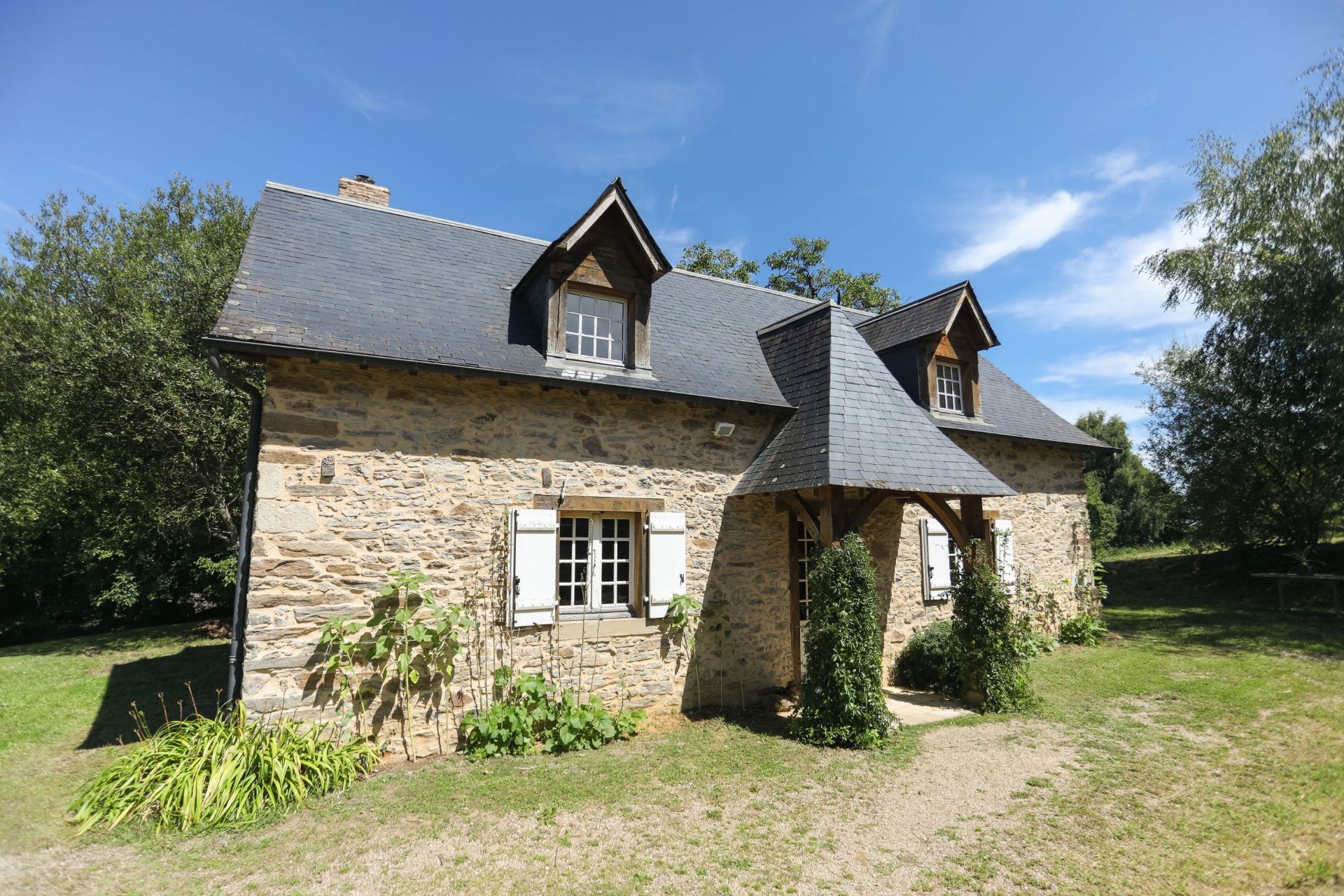 castle 25 rooms for sale on ARNAC POMPADOUR (19230)
