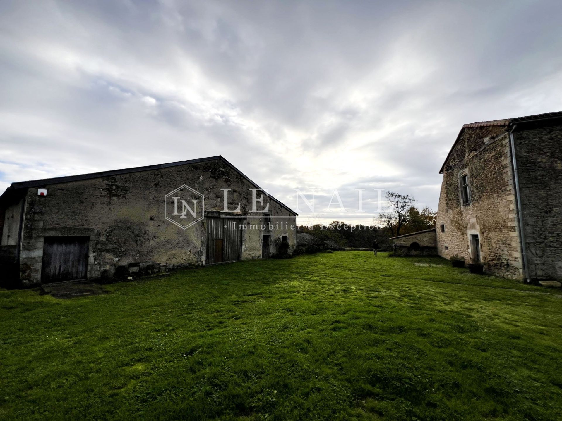 château 5 pièces en vente à POITIERS (86000)