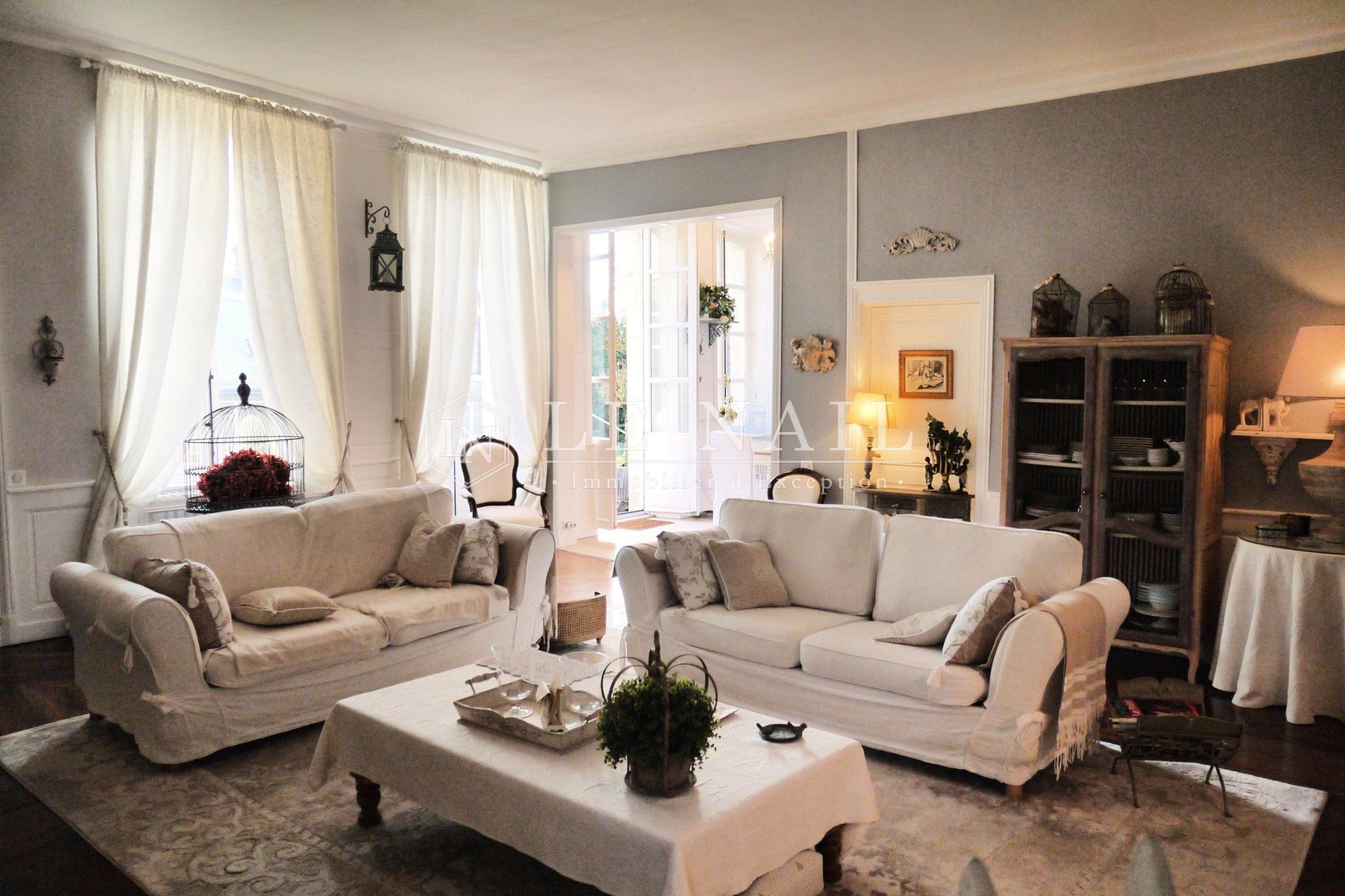 hôtel particulier 9 pièces en vente à ISSOUDUN (36100)