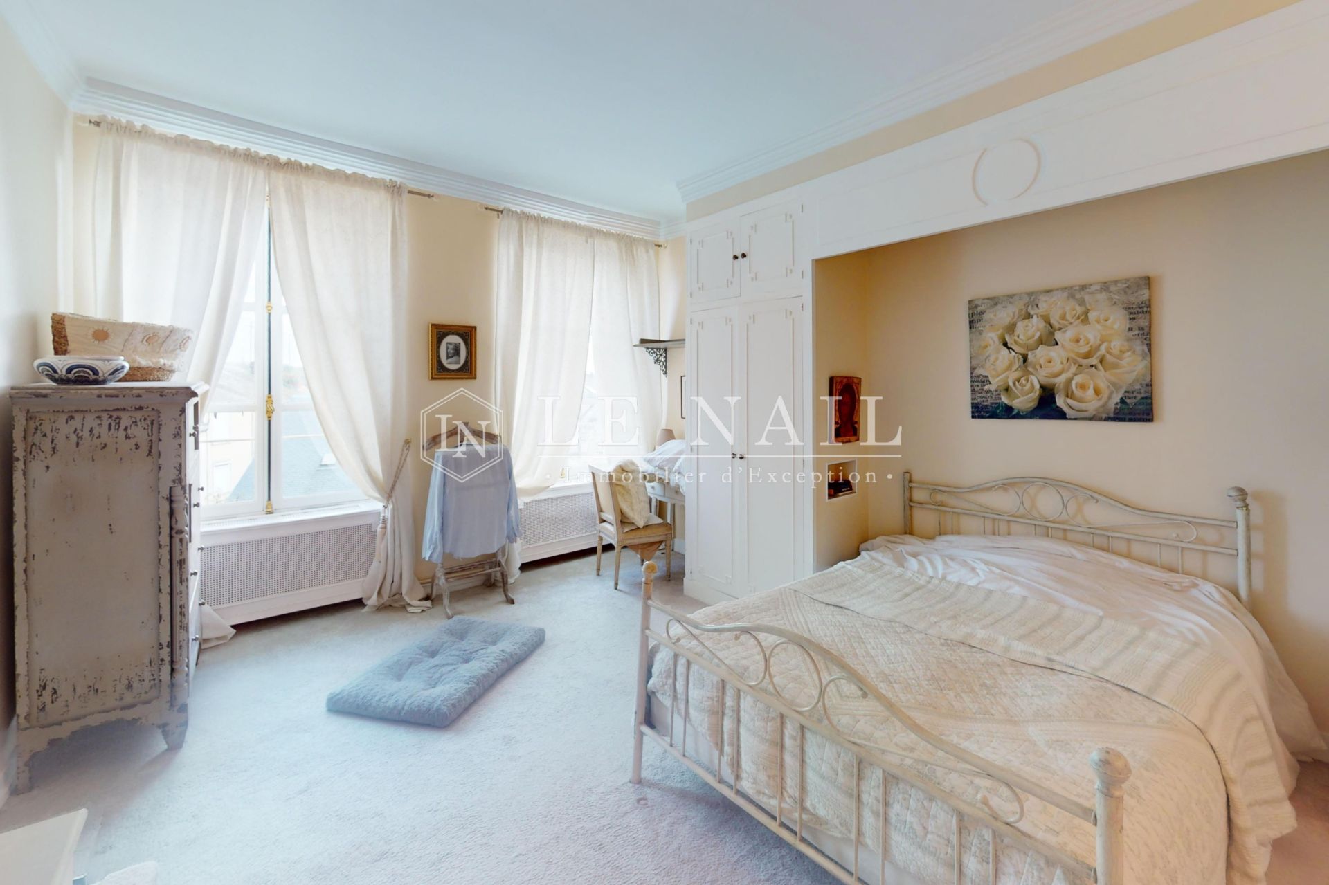 mansion (hôtel particulier) 9 rooms for sale on ISSOUDUN (36100)