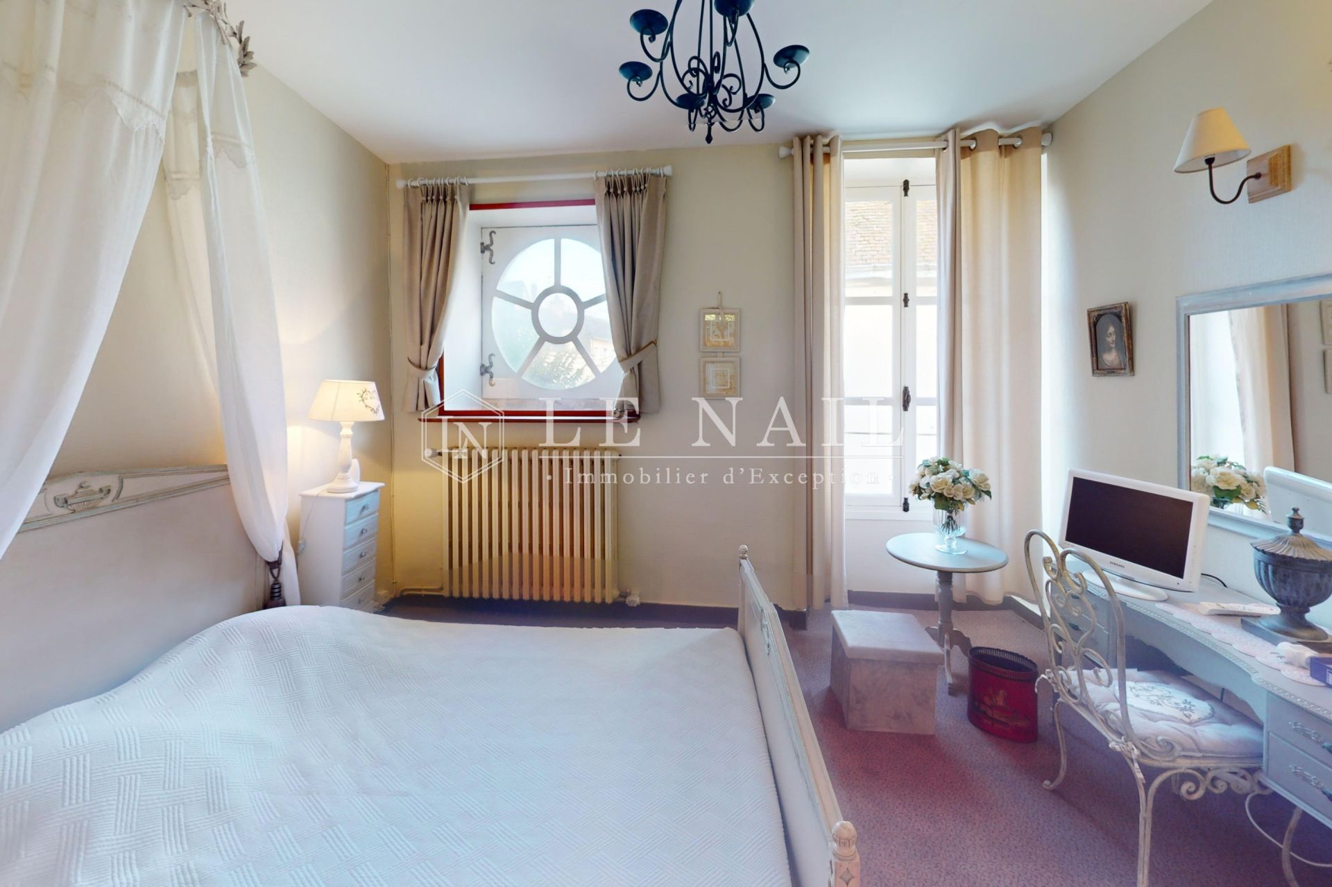 hôtel particulier 9 pièces en vente à ISSOUDUN (36100)