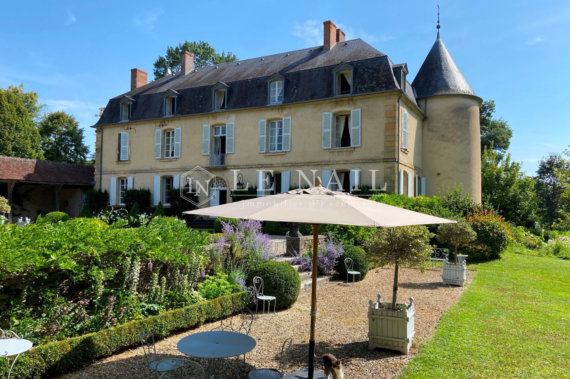 château 15 pièces en vente à NEVERS (58000)