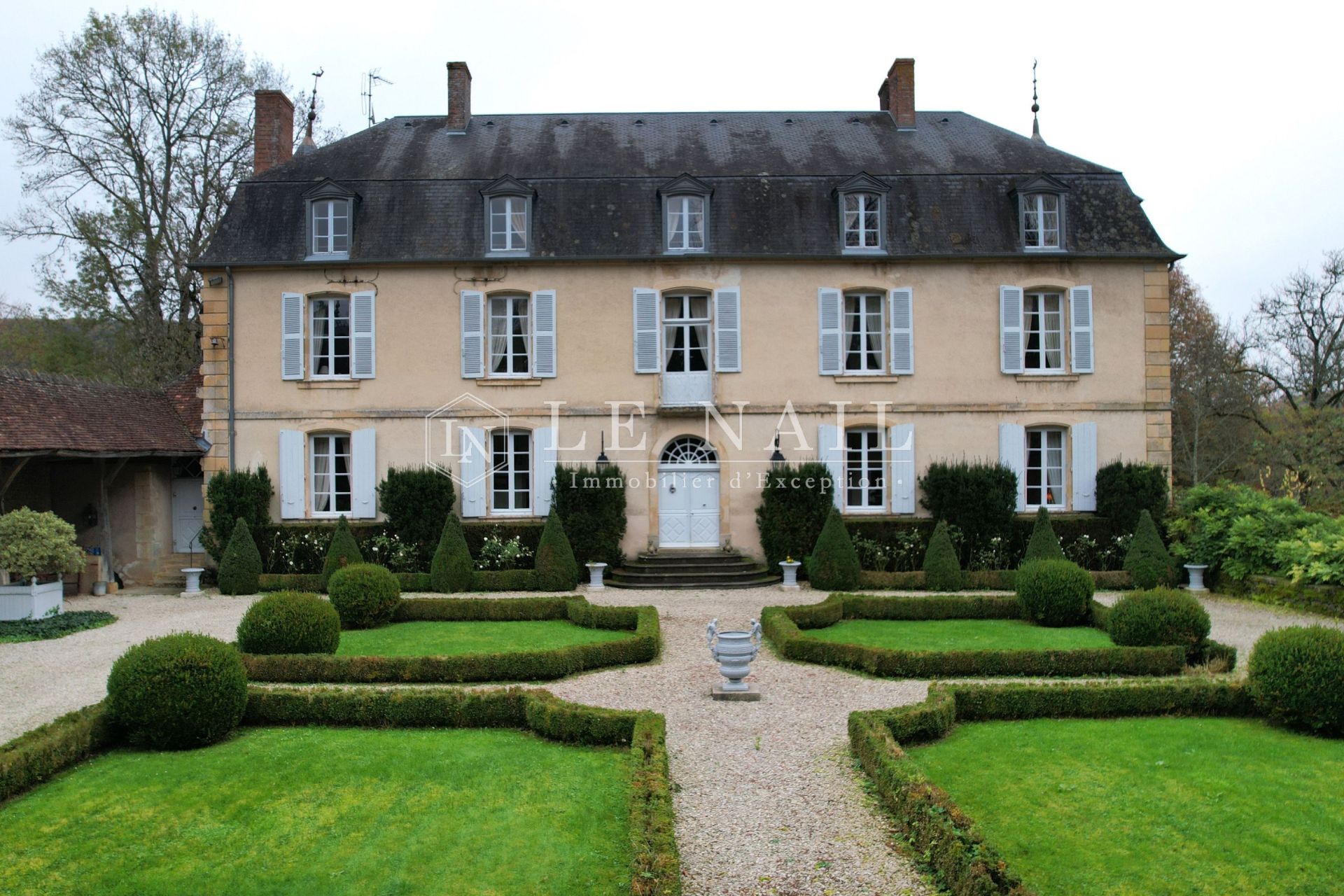 château 15 pièces en vente à NEVERS (58000)
