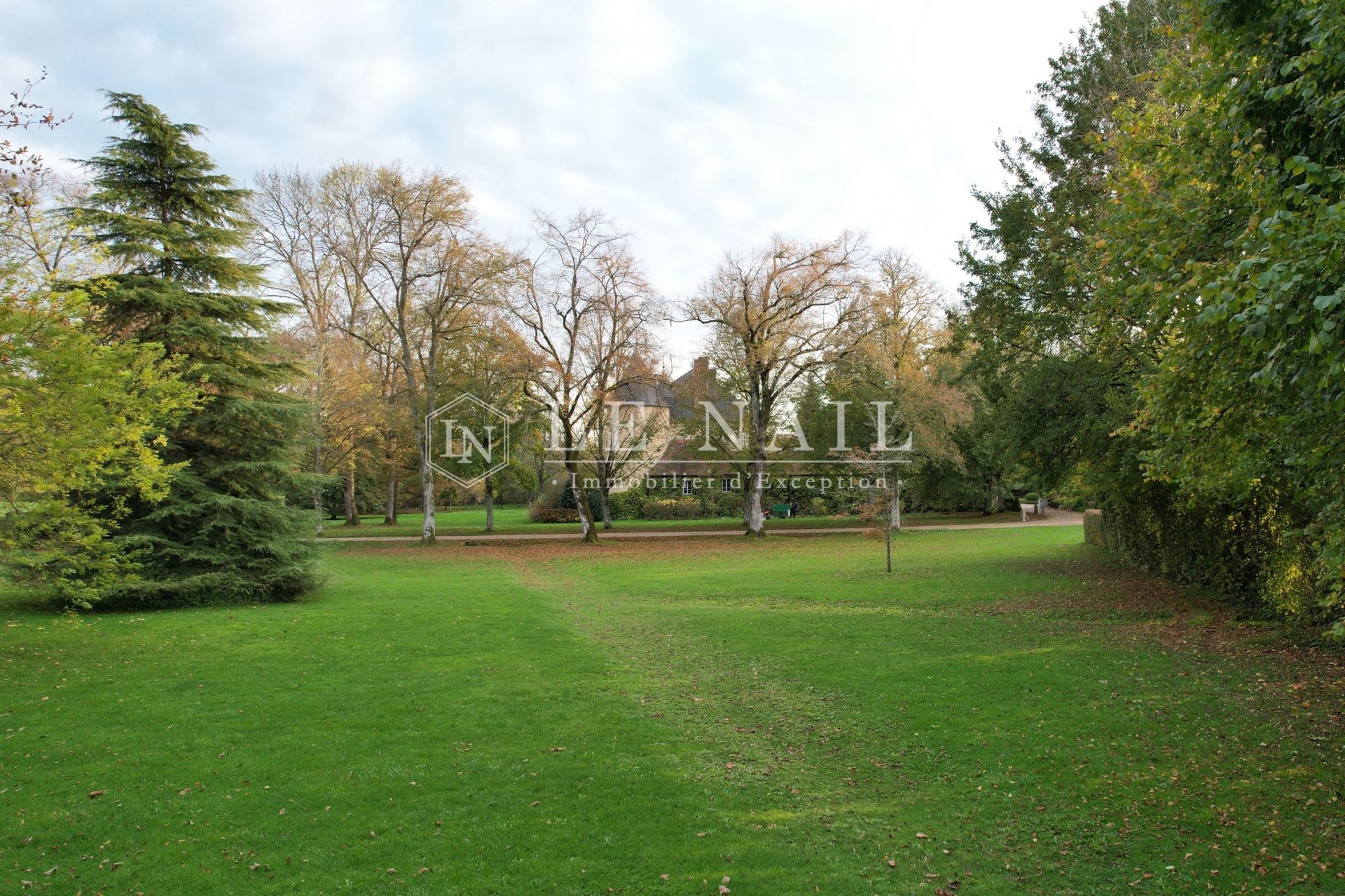 château 15 pièces en vente à NEVERS (58000)