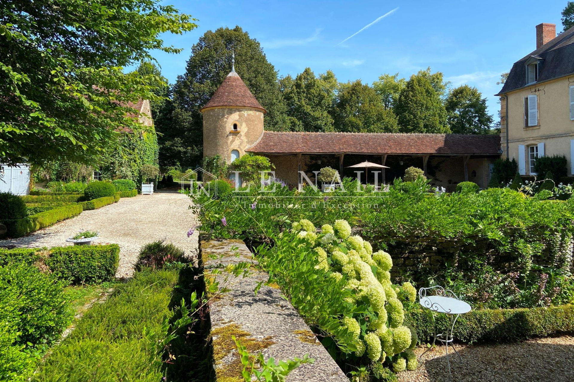 château 15 pièces en vente à NEVERS (58000)