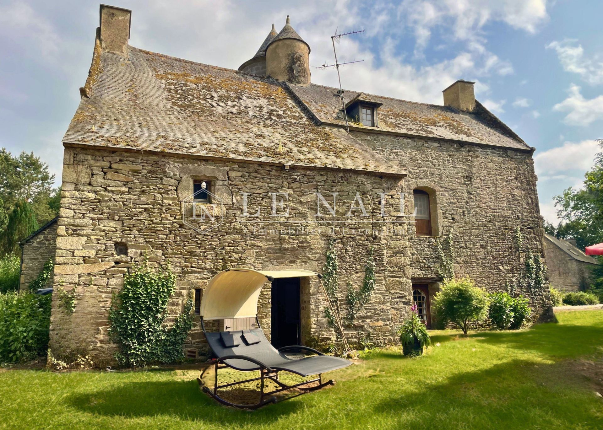 manor house 7 rooms for sale on GUINGAMP (22200)