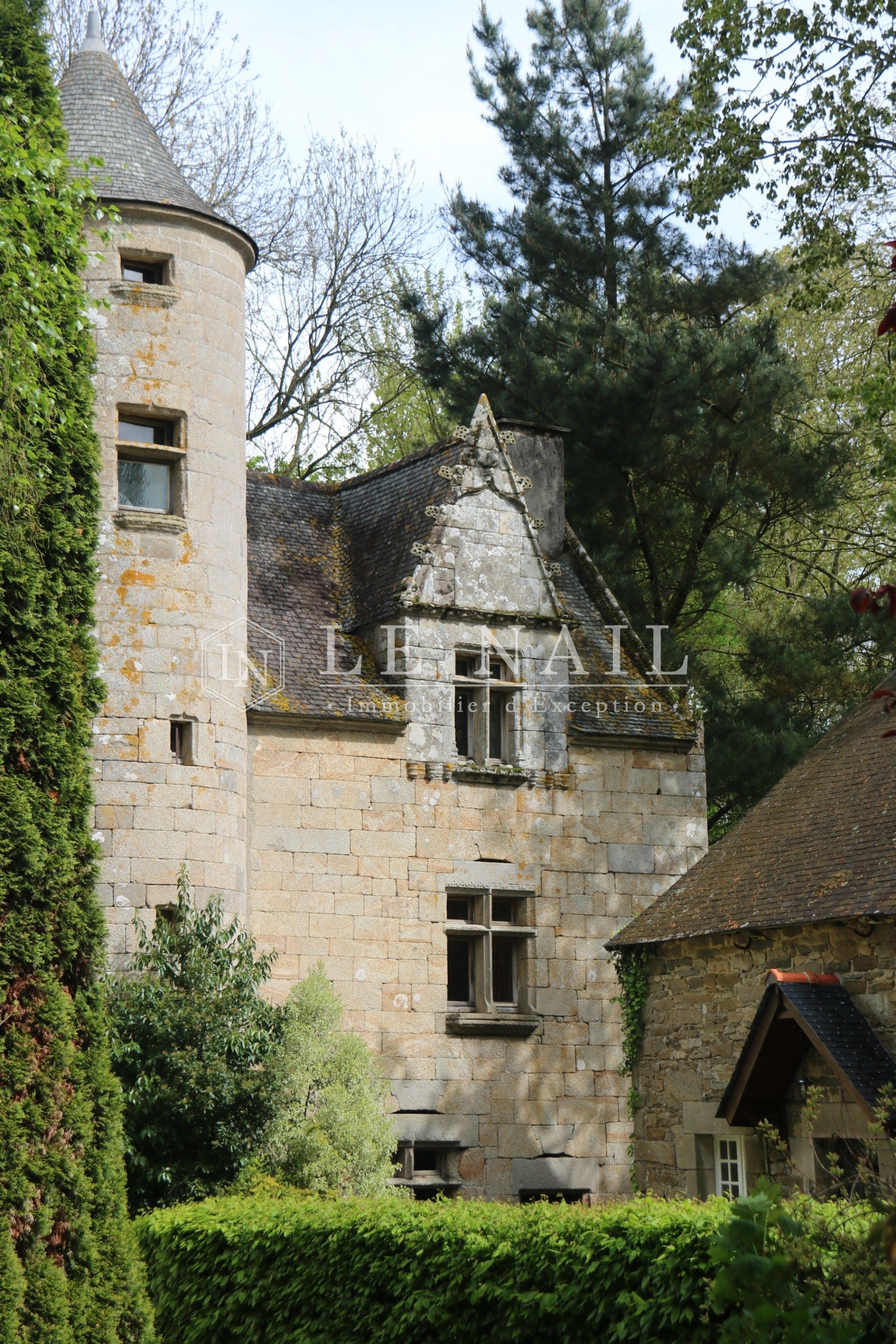 manor house 7 rooms for sale on GUINGAMP (22200)