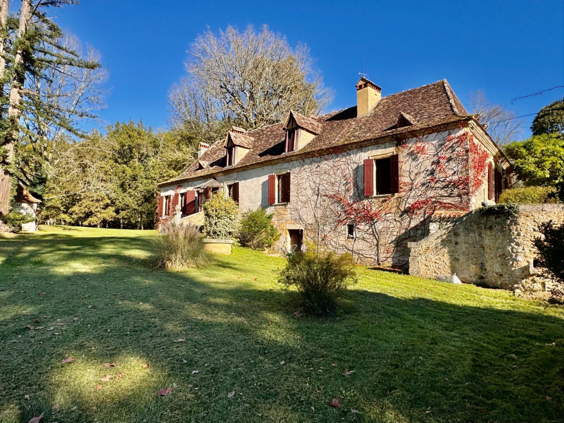 property 10 rooms for sale on BERGERAC (24100)