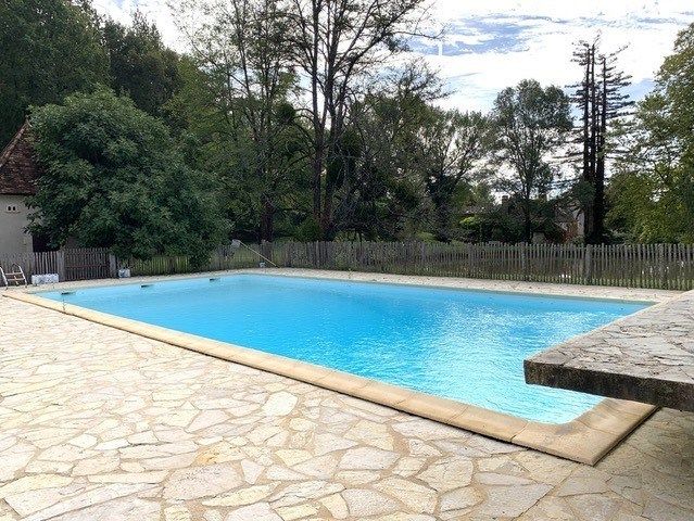 property 10 rooms for sale on BERGERAC (24100)