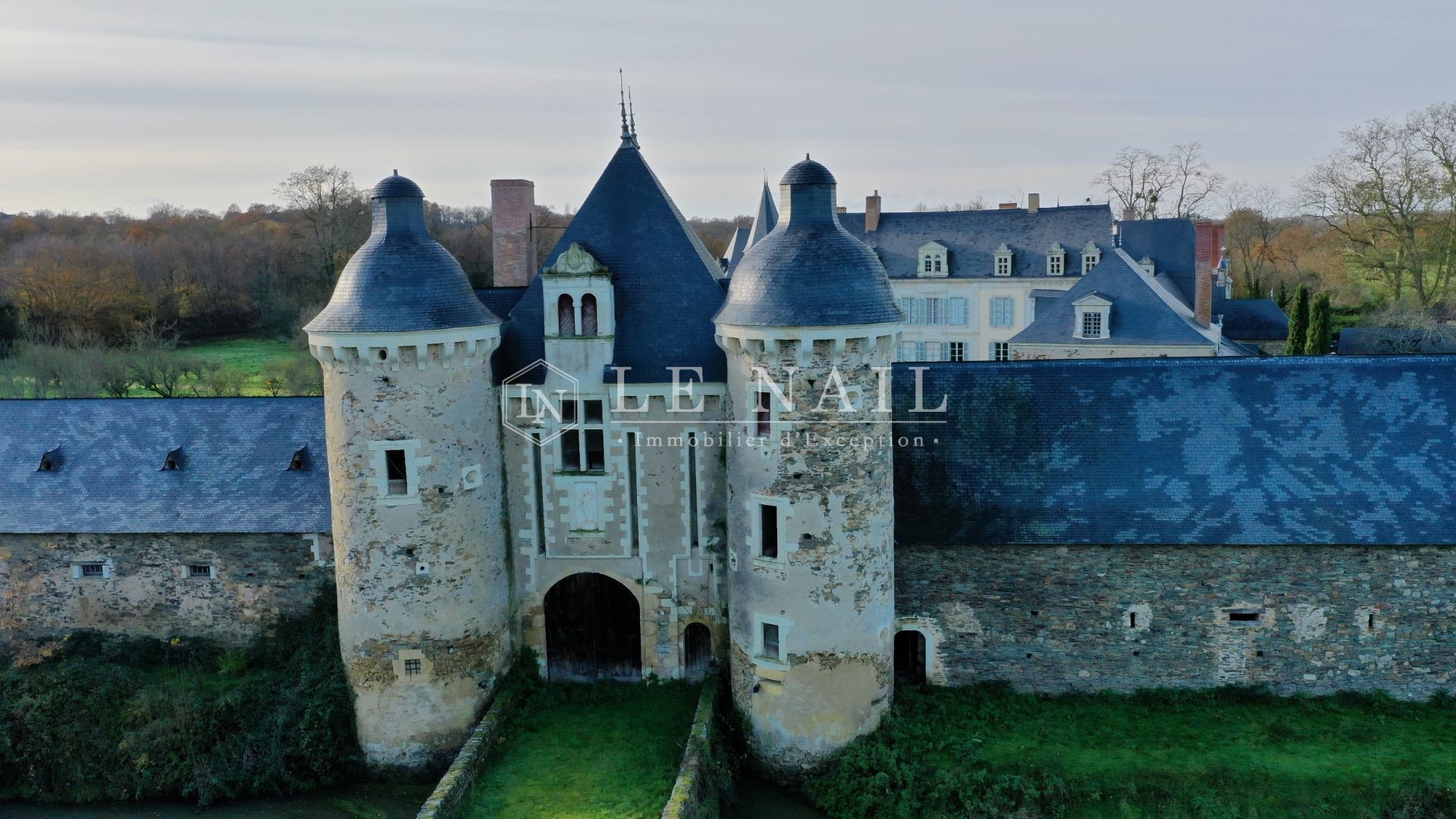castle 36 rooms for sale on ANGERS (49000)
