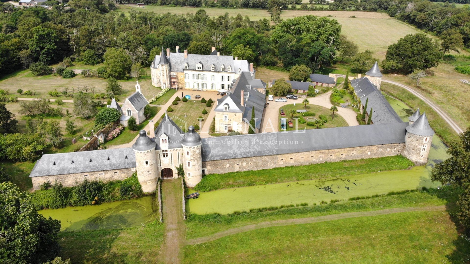 castle 36 rooms for sale on ANGERS (49000)